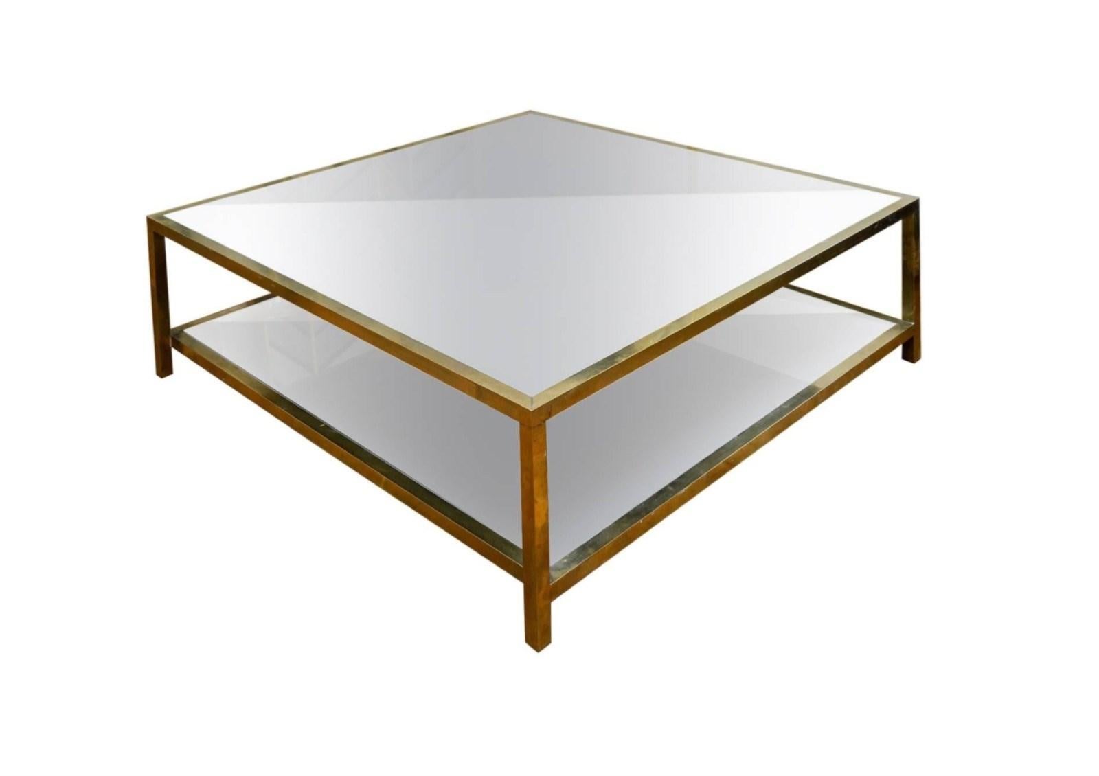 Cubic coffee table in brass and tainted mirrors.
France, 2015