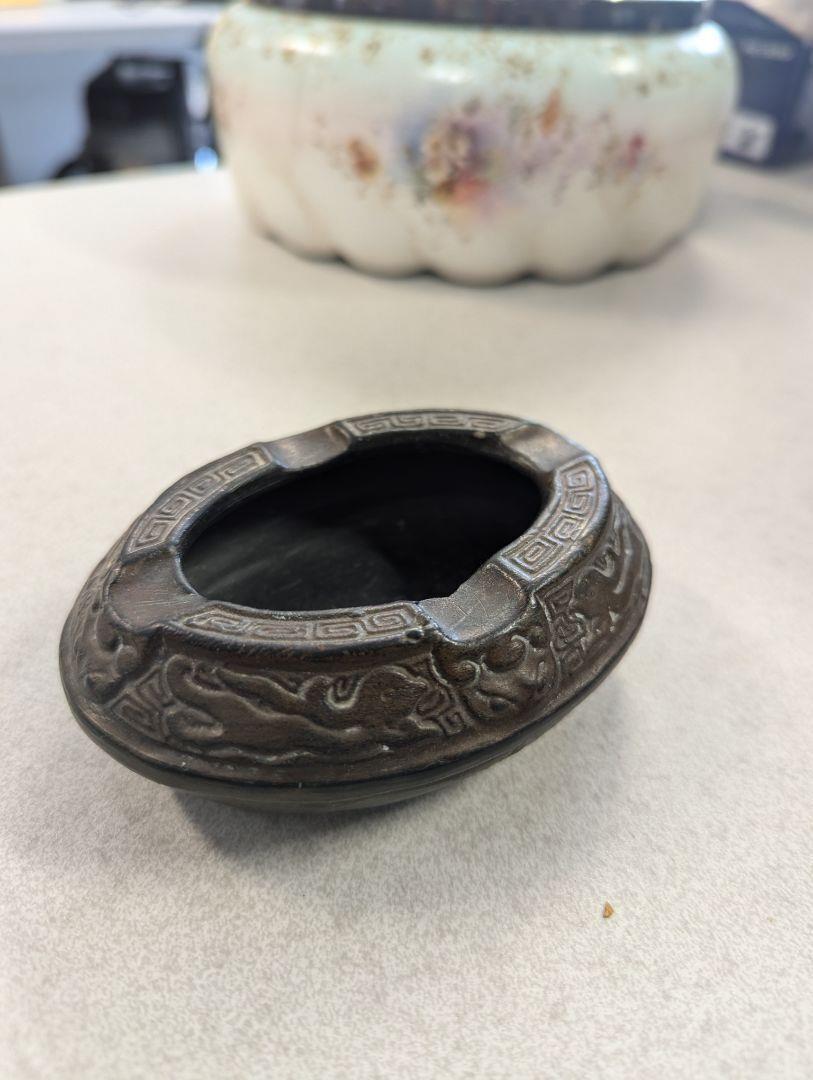Cenicero de Porcelana Negra Japonesa de la Era Taisho en Bueno estado para la venta en West Hollywood, CA