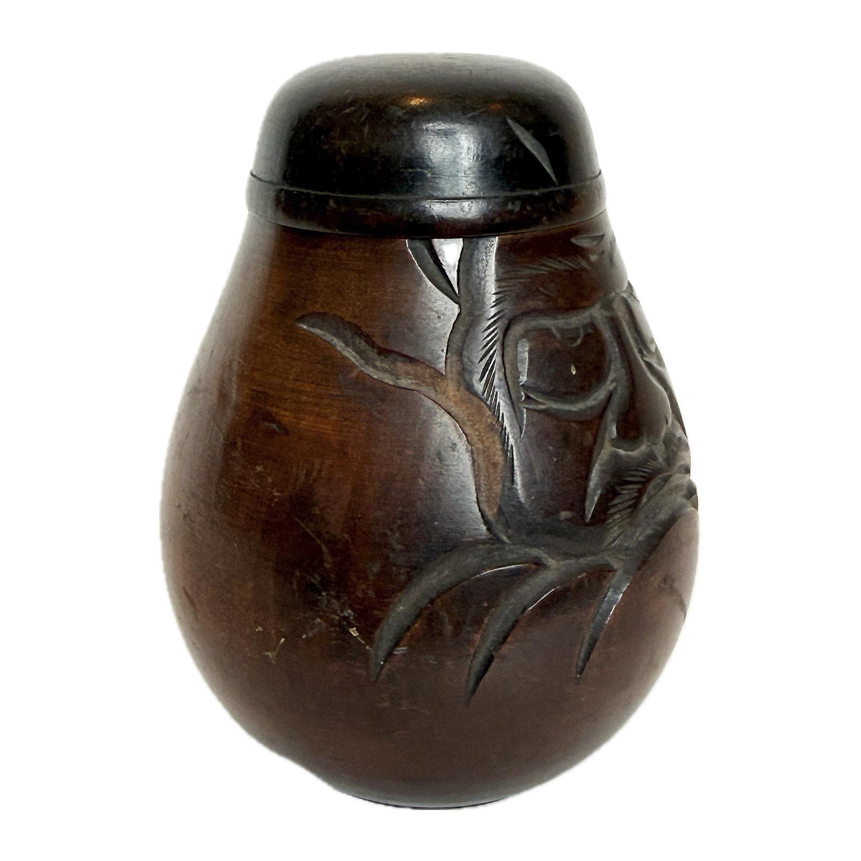 Teekanne aus Holz der Taisho-Periode, in Daruma-Form, Japan (Rustikal) im Angebot