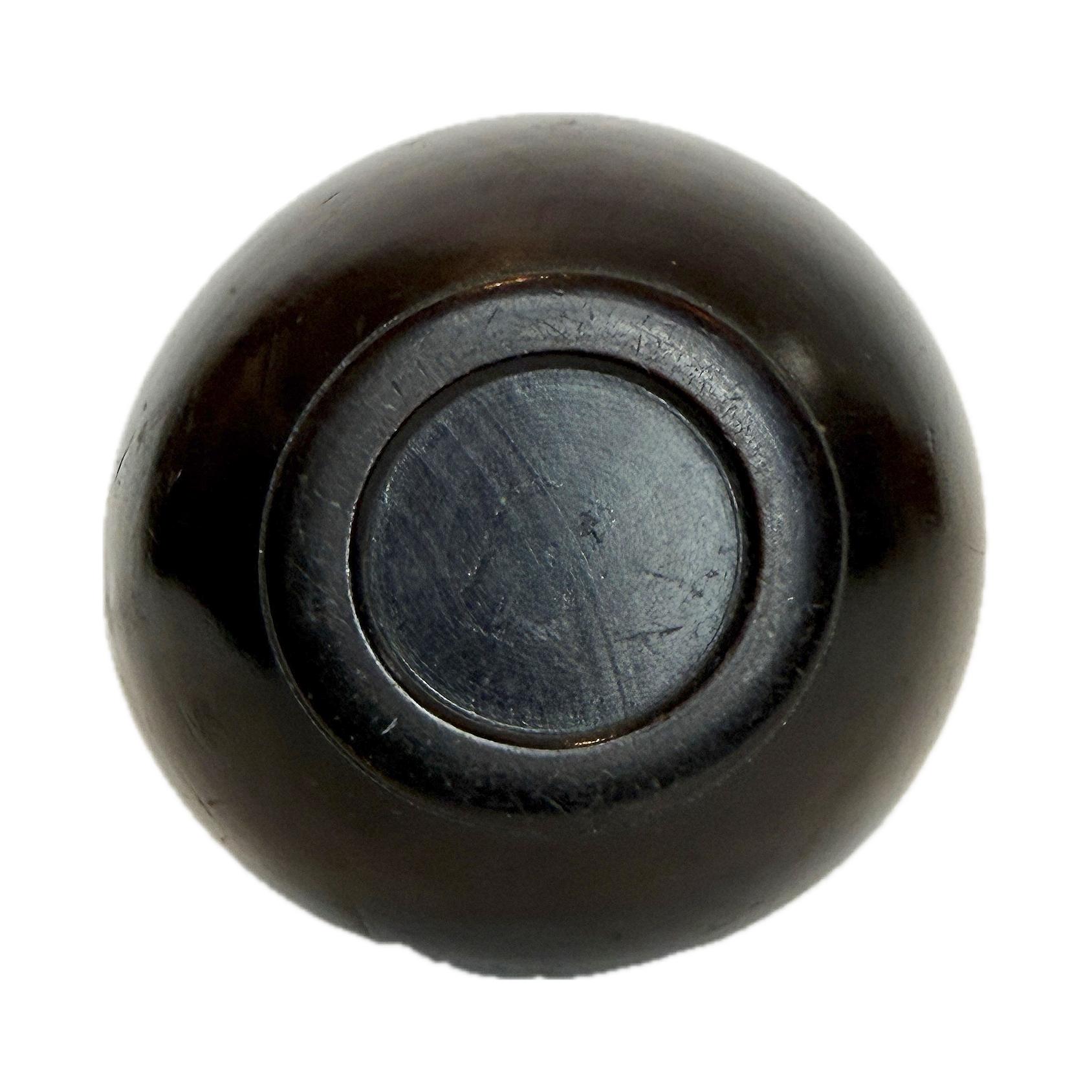 Teekanne aus Holz der Taisho-Periode, in Daruma-Form, Japan (Mitte des 20. Jahrhunderts) im Angebot