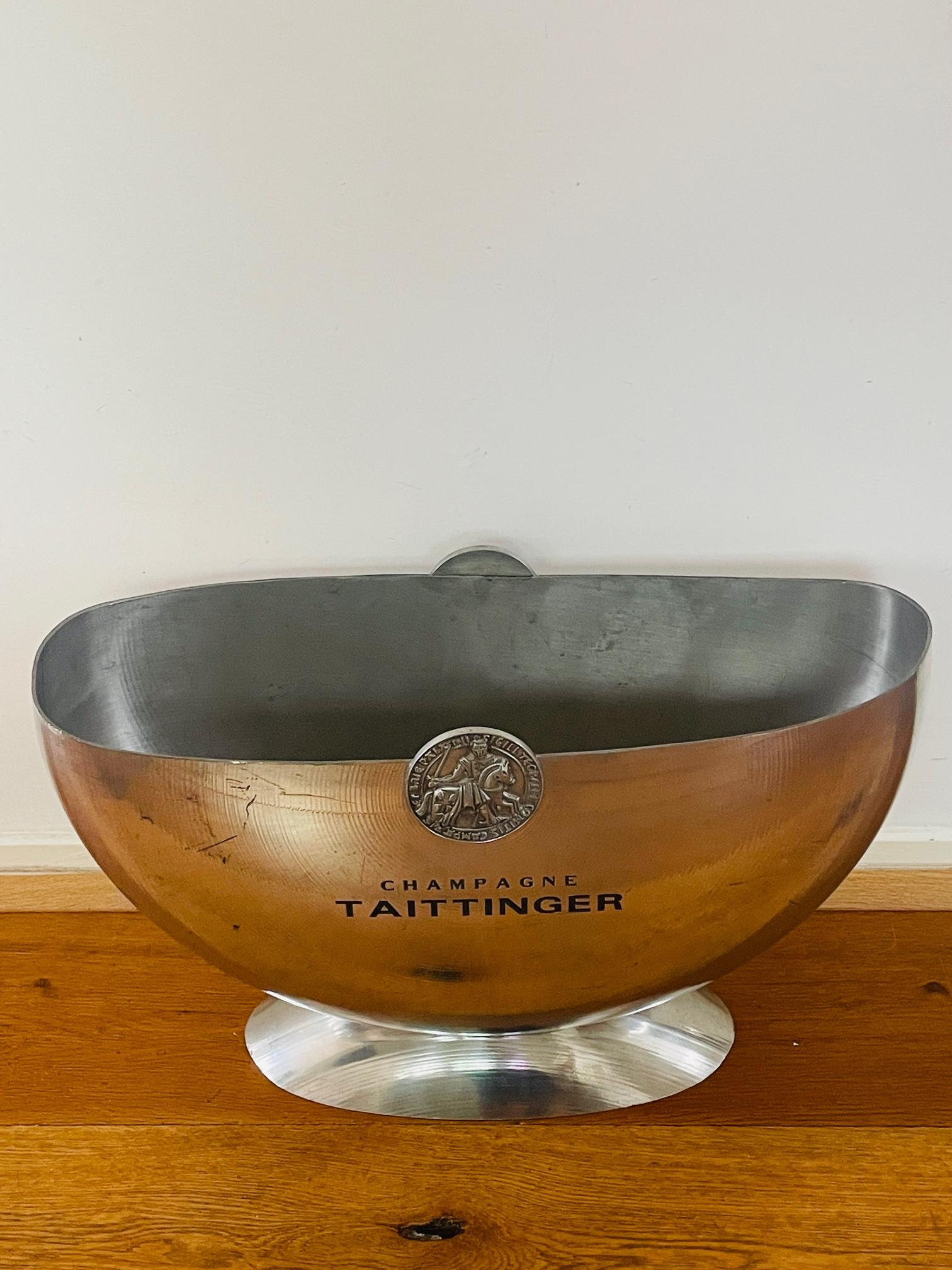 Taittinger half-moon Champagne bowl. Beautiful pewter champagne cooler by Etain In Good Condition In ROTTERDAM, ZH