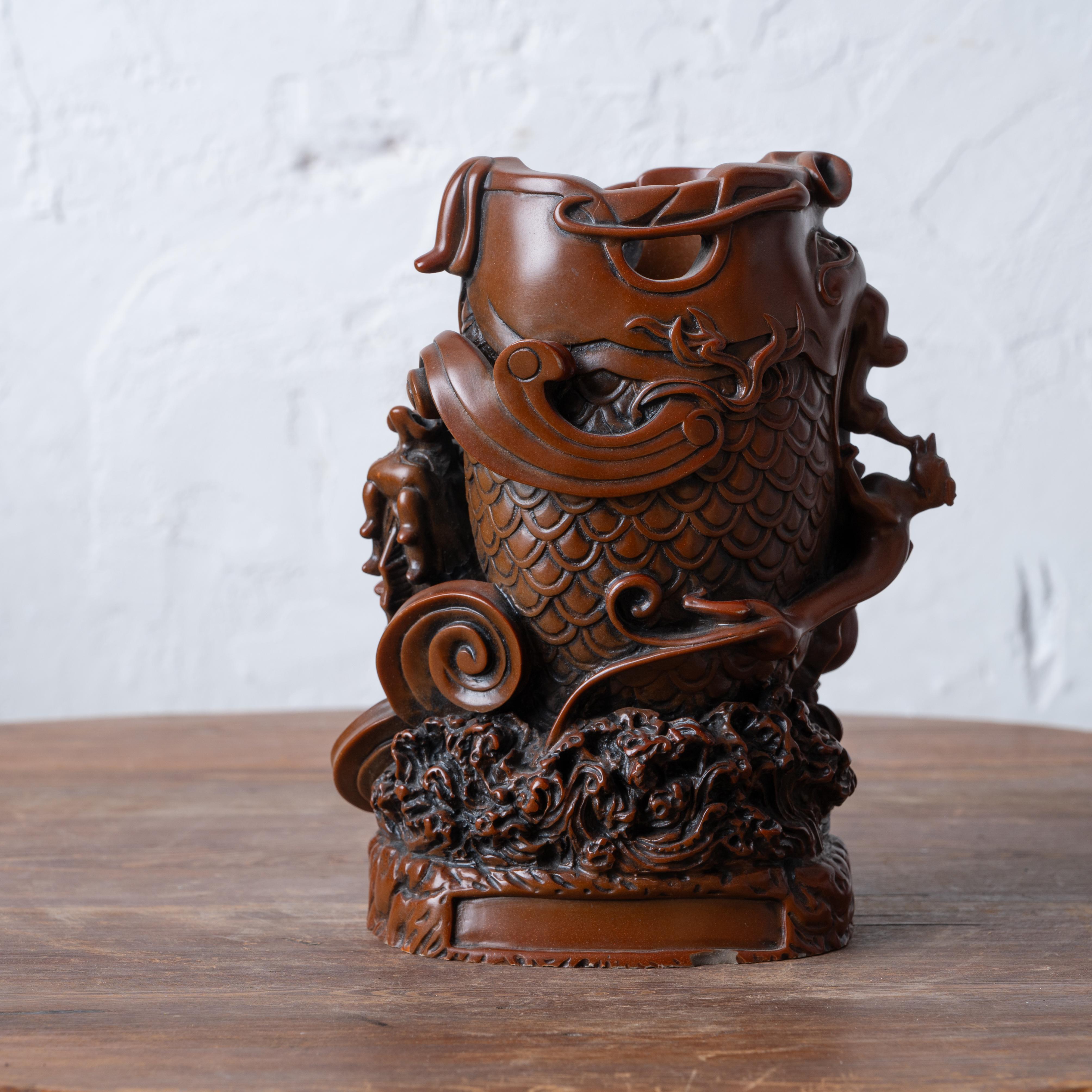 XX secolo Vaso per carpe in vetro di Taiwan in vendita