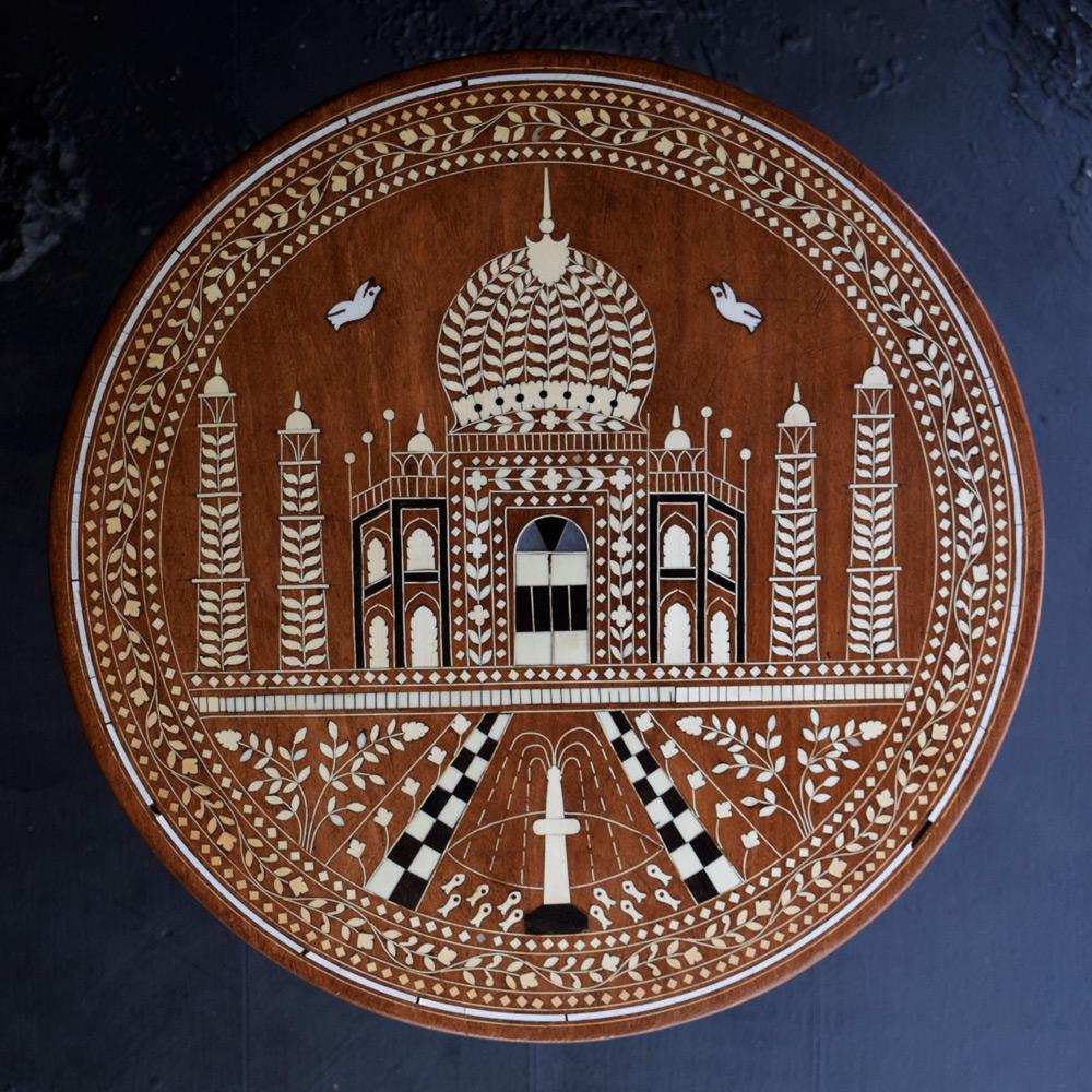 Taj Mahal Anglo-indischer Beistelltisch aus Palisanderholz (Indisch) im Angebot