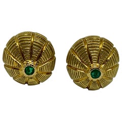 Vintage Taj Mahal Cufflinks in 18 Karat Yellow Gold with Emeralds