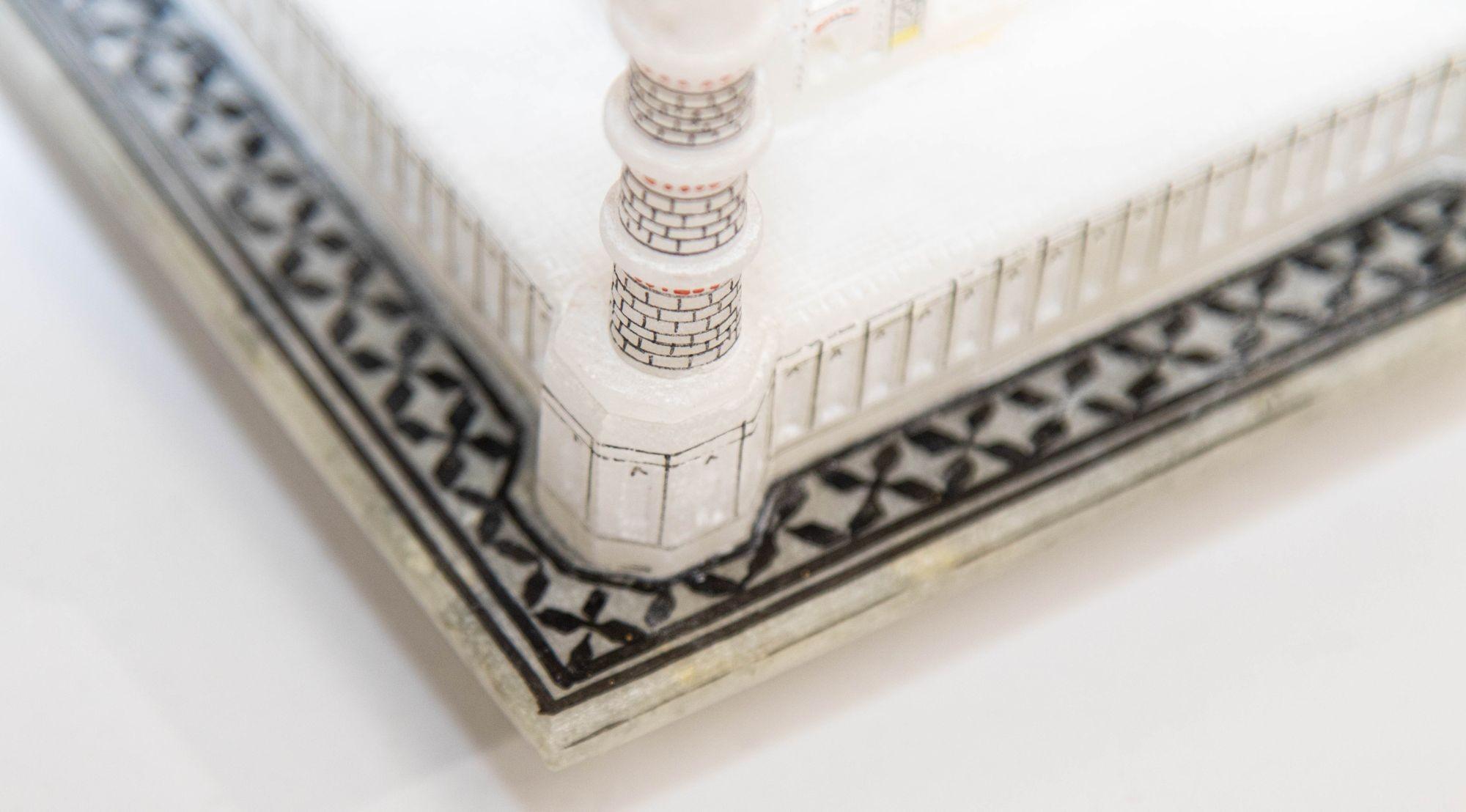 20th Century Taj Mahal White Marble Hand-Crafted Collectible Miniature Model For Sale