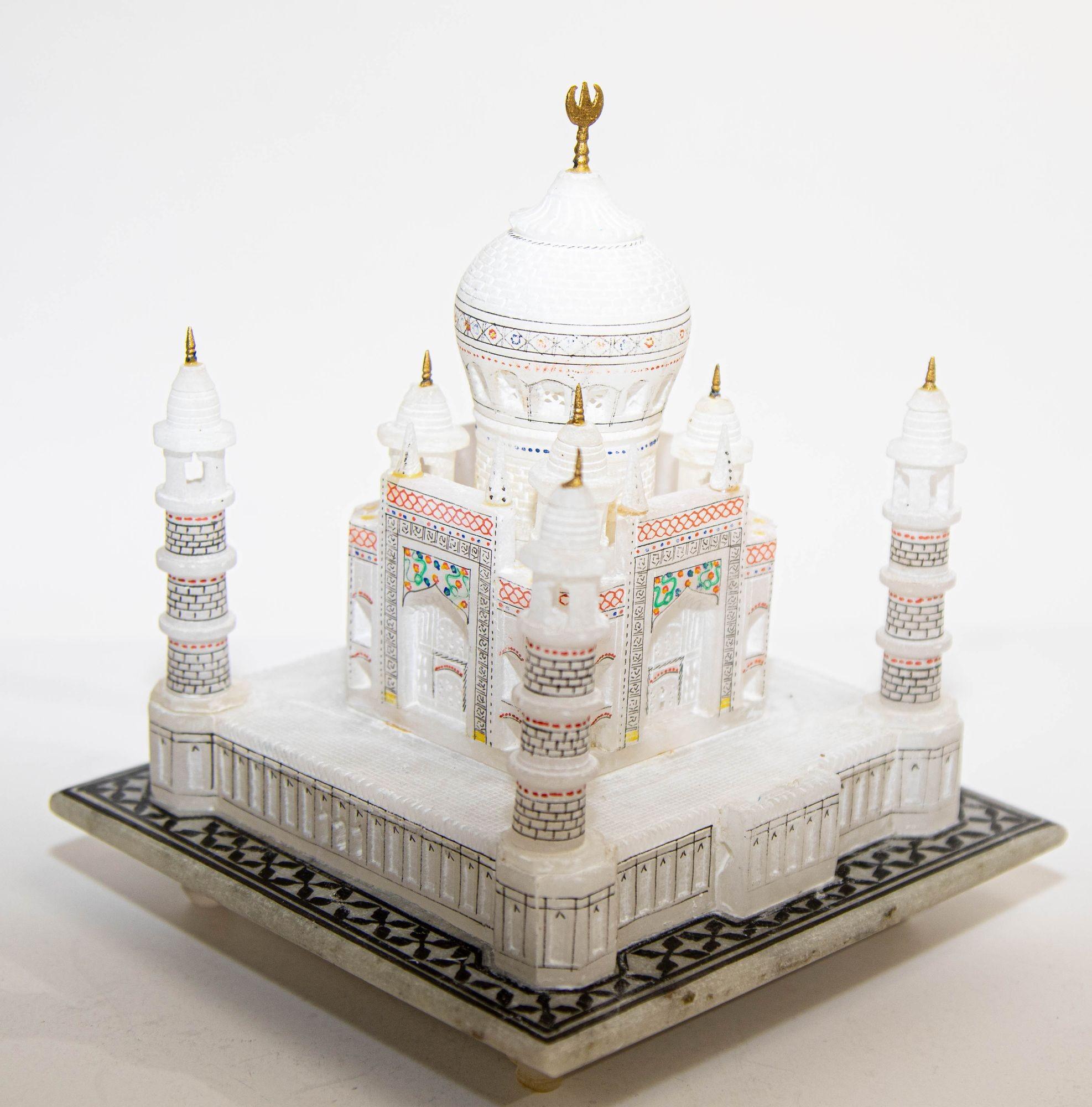 Taj Mahal White Marble Hand-Crafted Collectible Miniature Model For Sale 3