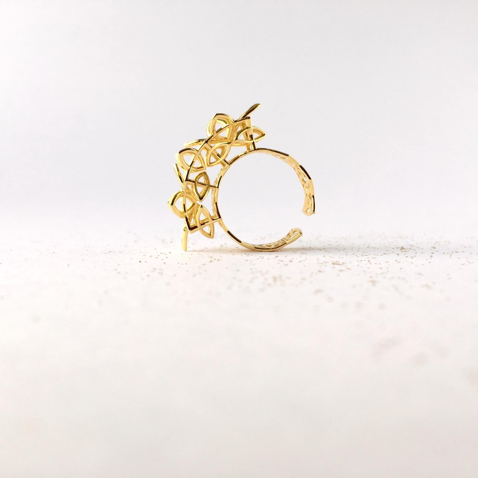 For Sale:  Taj Ring 18k Yellow Gold 4