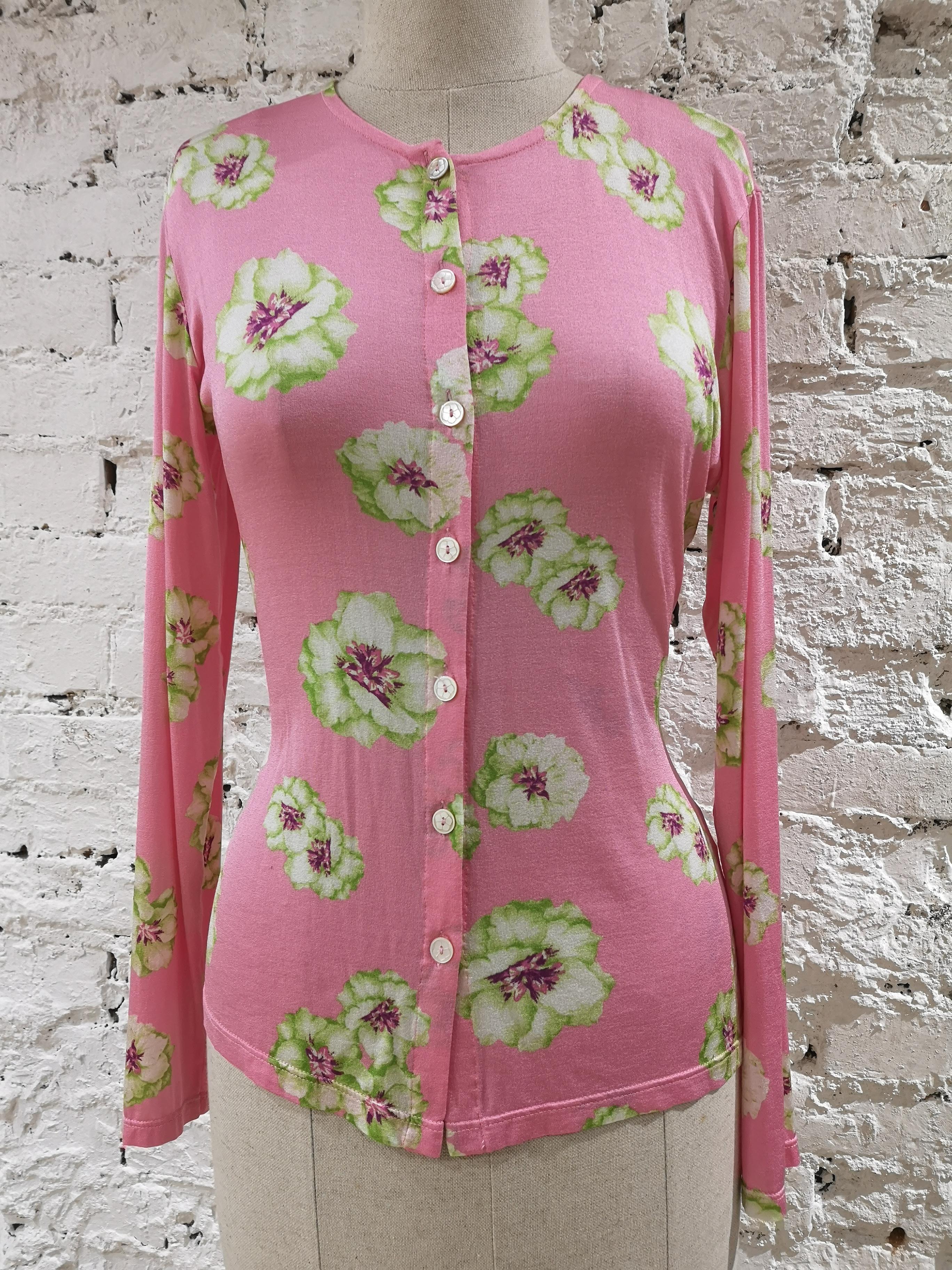 Takada pink flowers shirt
Size M 