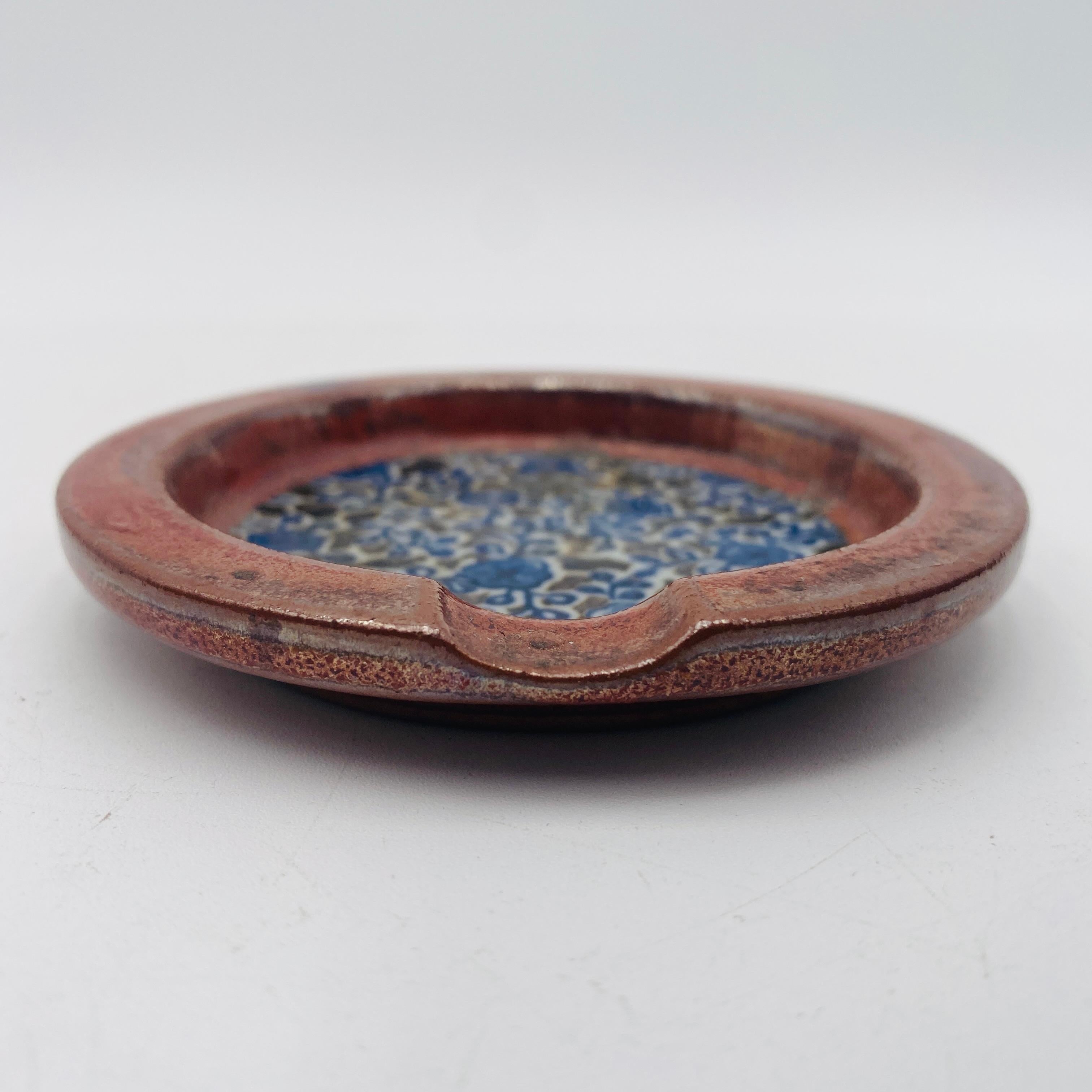 Cendrier à fleurs en céramique Takahashi Japon 20e siècle Bon état - En vente à San Juan Capistrano, CA
