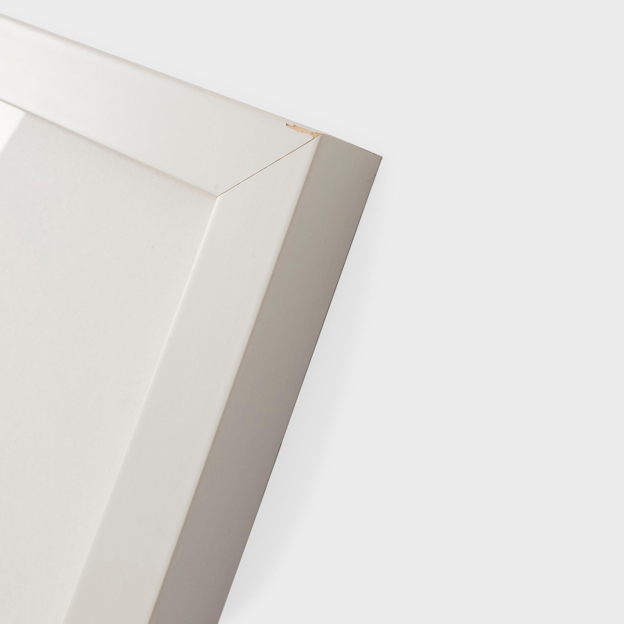 Impression offset 4C avec estampage à froid
Edition de 300
Signé et numéroté au recto
L'œuvre d'art est intacte, le cadre est légèrement endommagé.
Encadré avec le verre TrueVue par Sky Blue Framers
Encadré 72,8 x 61,6 x 2,2 cm / 28,7 x 24,3 x 0,9