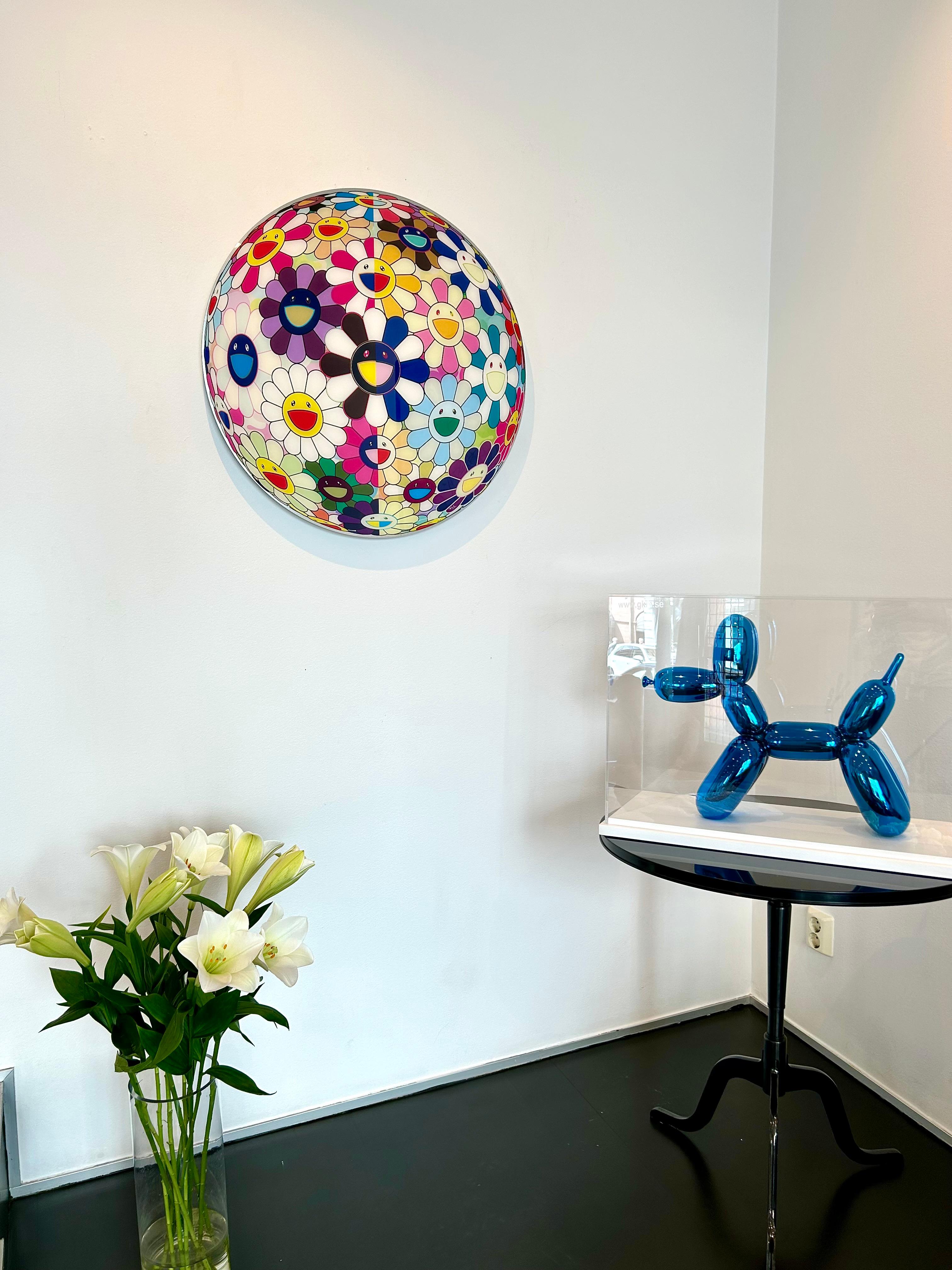 The print is Diasec® framed. This mean the print is mounted between acrylic glass (UV-resistant) and a dibond (aluminum) backside, with an attached frame for easy hanging. Depth of the wall 3.2 cm.
Signed and numbered 149/300.
Publisher Kaikai Kiki