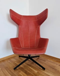 "Take a line for a walk" Armchair and Ottoman by Alfredo Haberli for Moroso