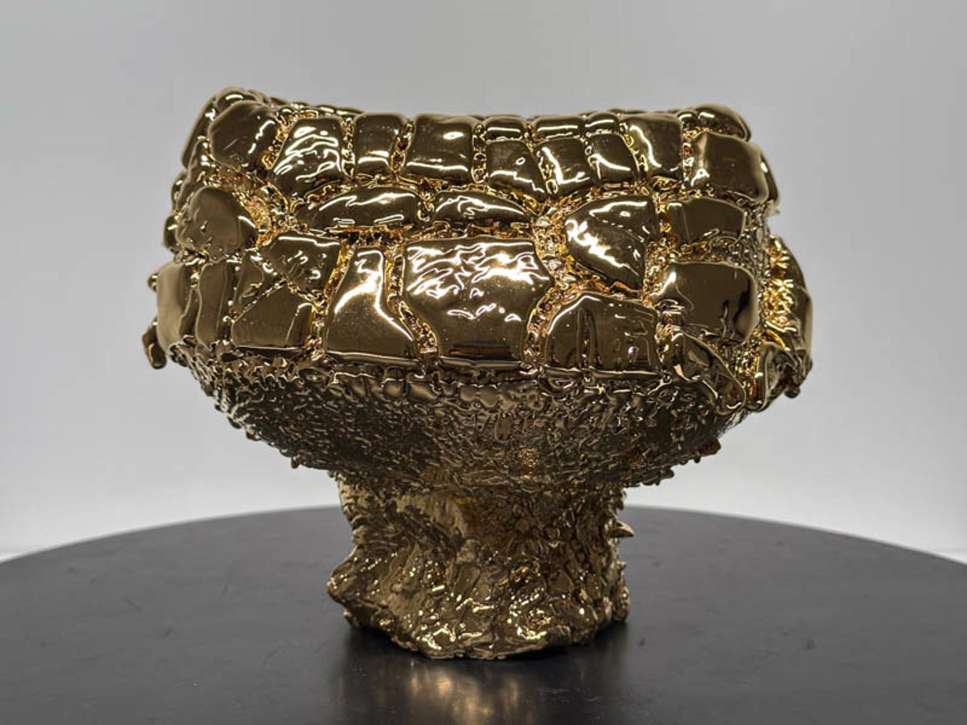 Bol à thé, 2017 Porcelaine, émail, or sculpture de Takuro Kuwata. en vente 2