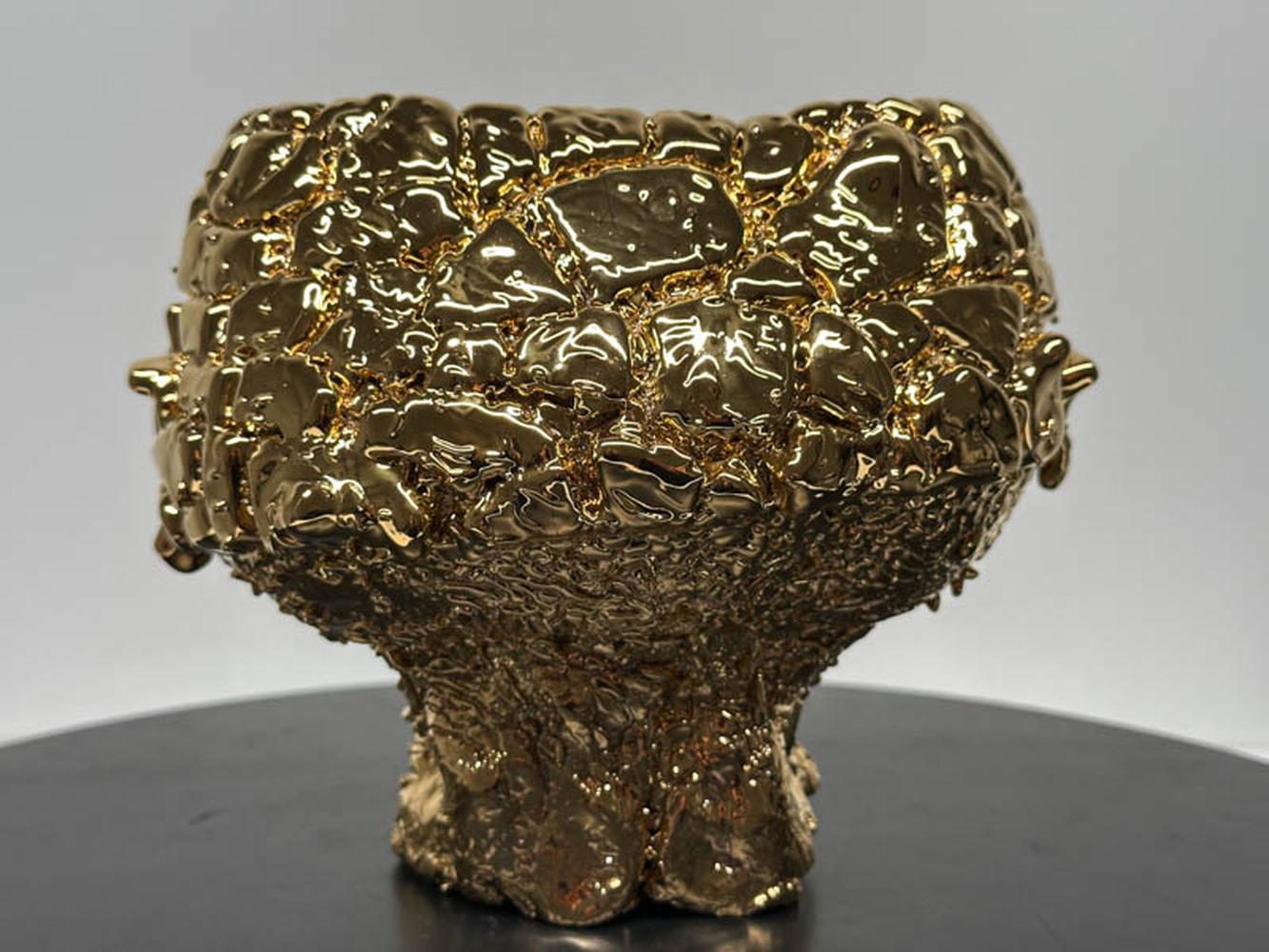 Bol à thé, 2017 Porcelaine, émail, or sculpture de Takuro Kuwata. en vente 7