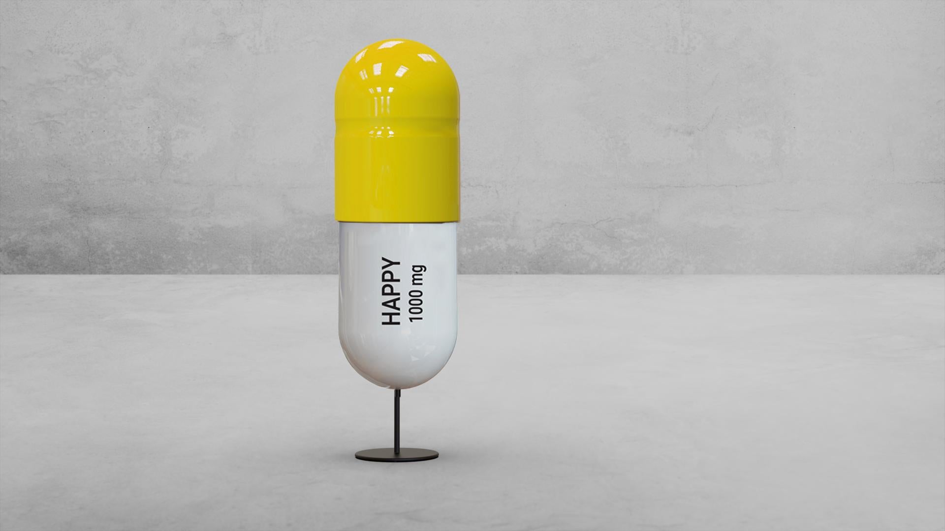 1000 MG Gelbe Glückspille  -  Pop-Skulptur – Sculpture von Tal Nehoray