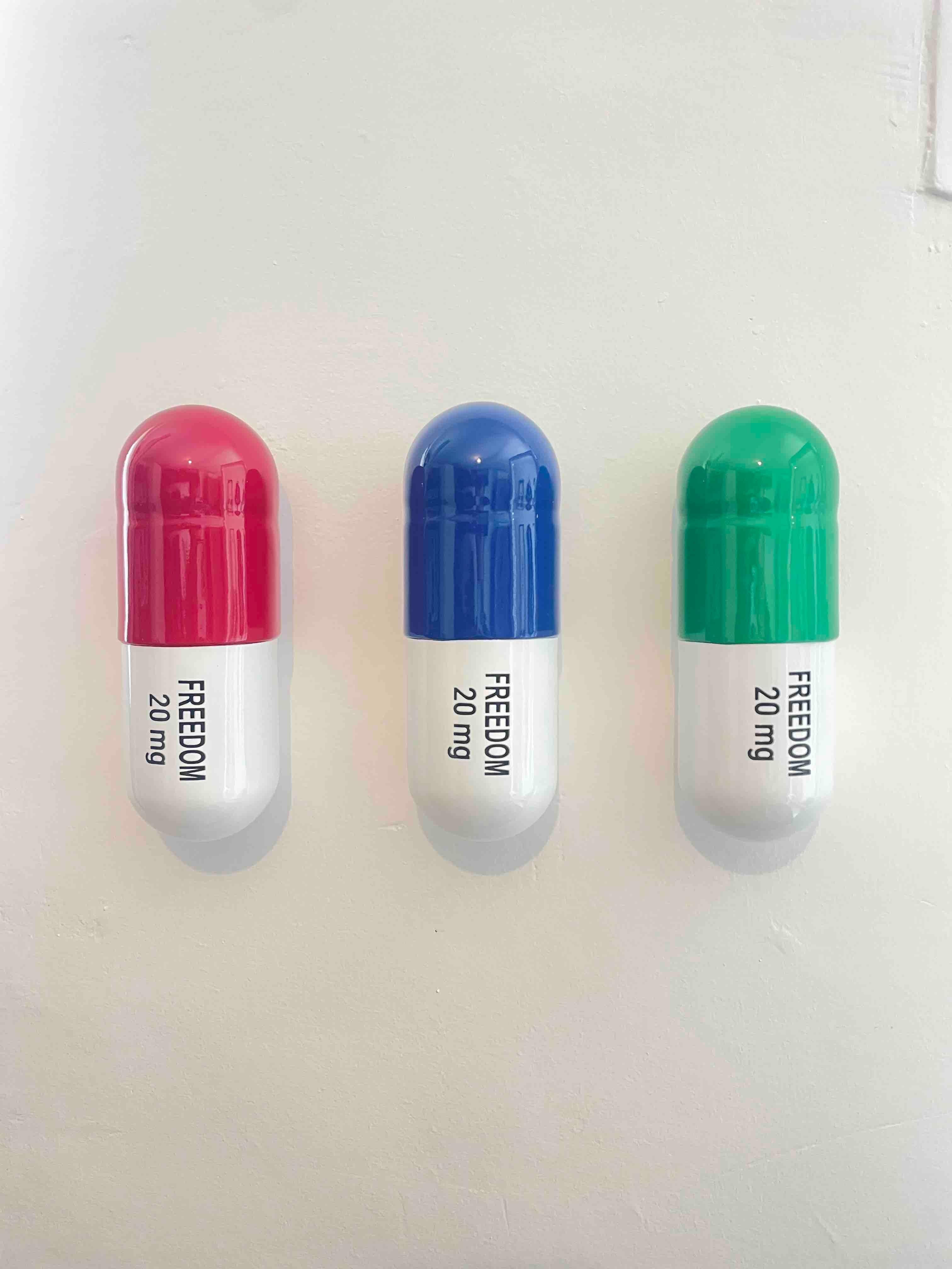 20 MG Freedom pill Combo (blue, green and red) - figurative sculpture - Sculpture by Tal Nehoray