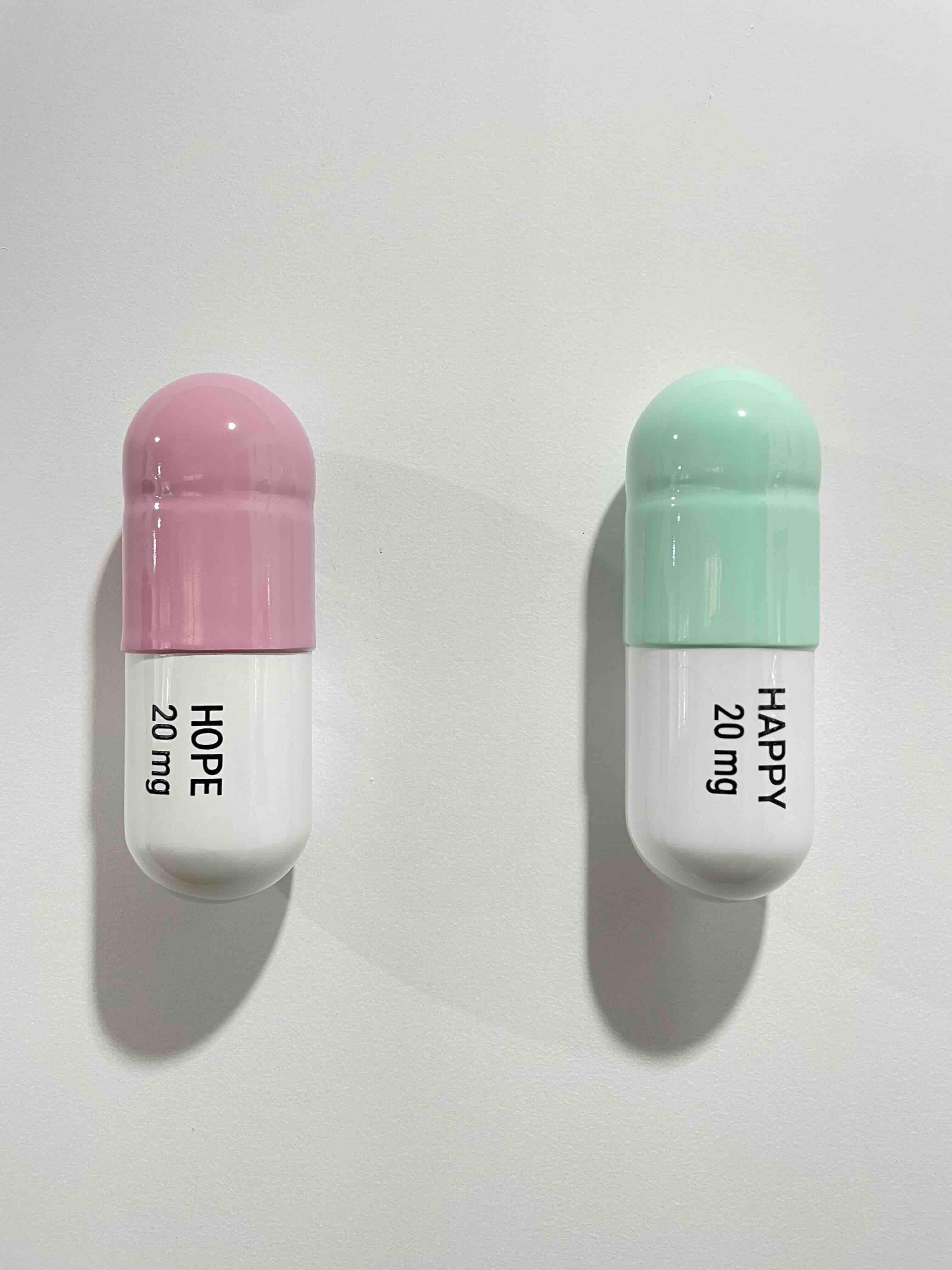 20 MG Happy Hope pastilla Combo menta, verde(rosa claro) - escultura figurativa - Sculpture de Tal Nehoray
