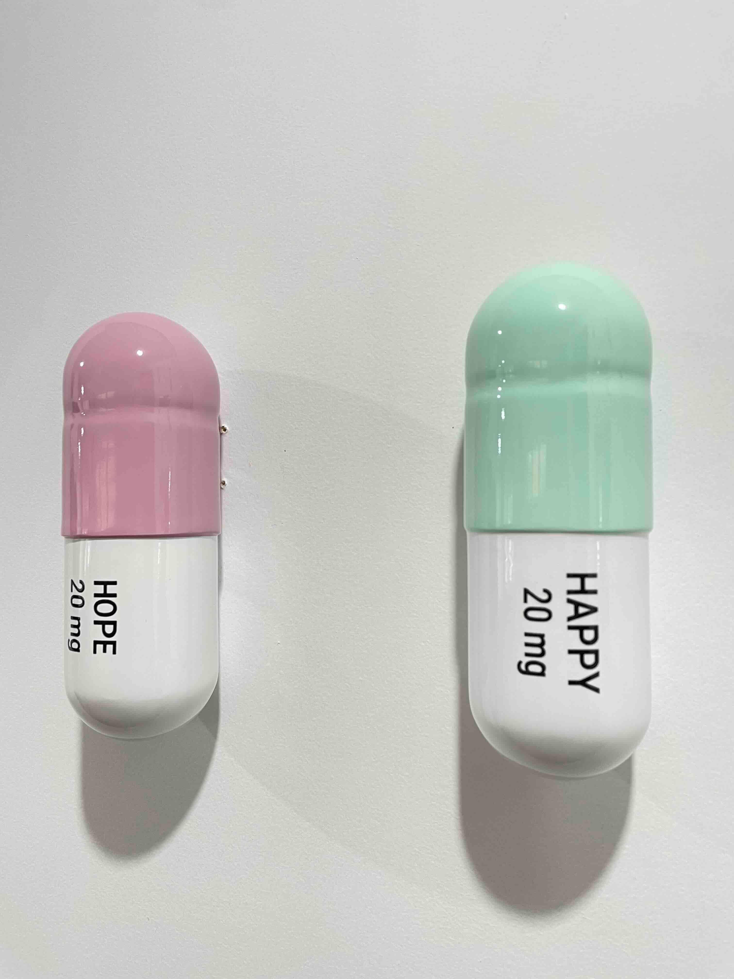 20 MG Happy Hope pastilla Combo menta, verde(rosa claro) - escultura figurativa - Sculpture Arte pop de Tal Nehoray