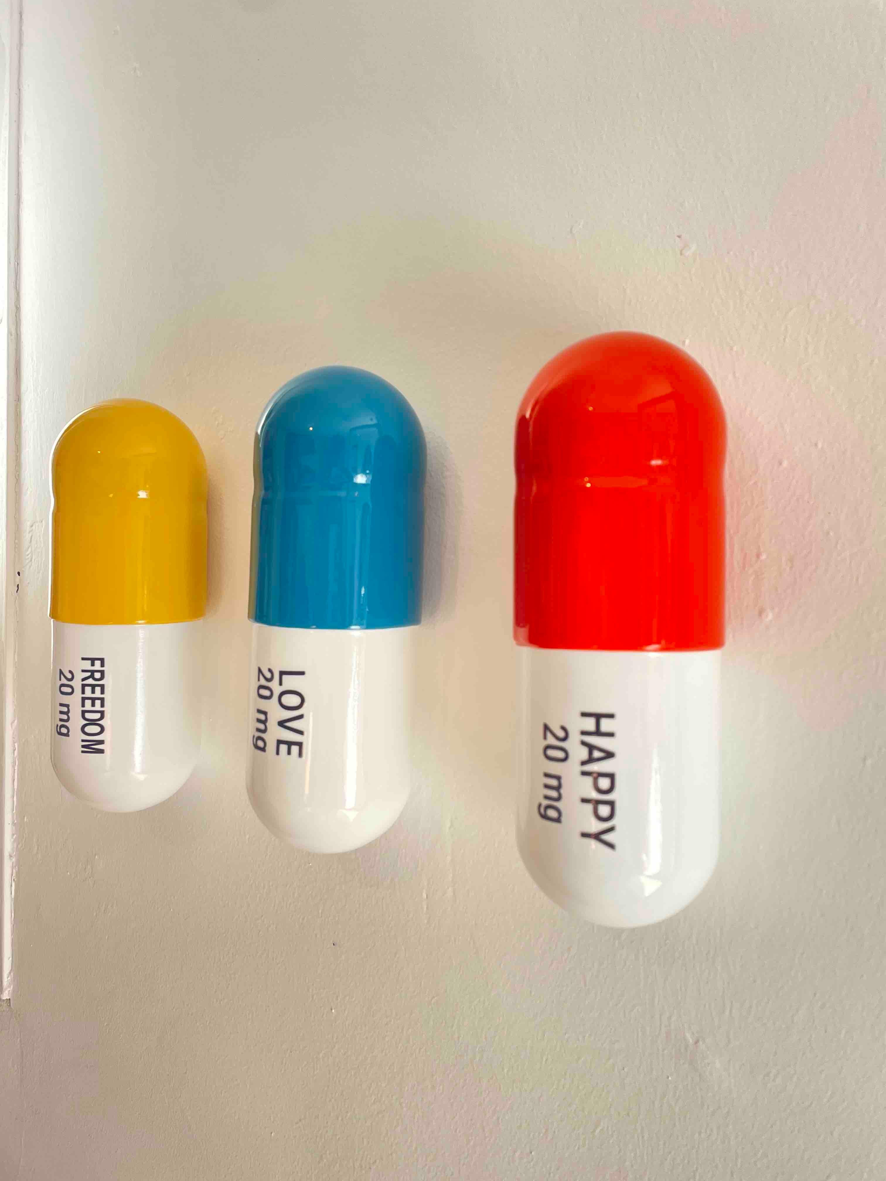 20 MG Happy pill Combo (blue, yellow and orange) - figurative sculpture - Pop Art Sculpture by Tal Nehoray