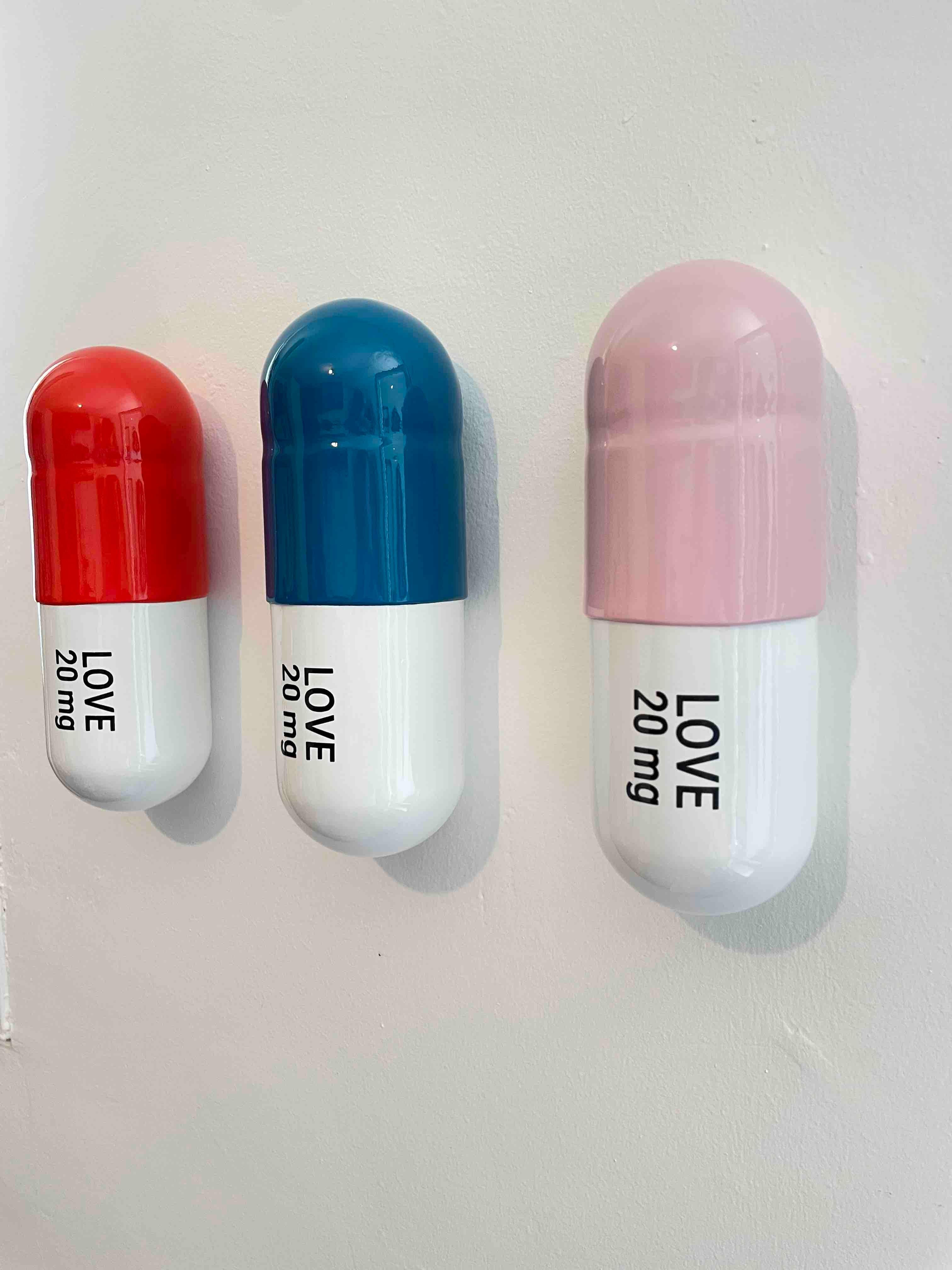 20 MG Love pill Combo (light pink, turquoise and orange) - figurative sculpture For Sale 1
