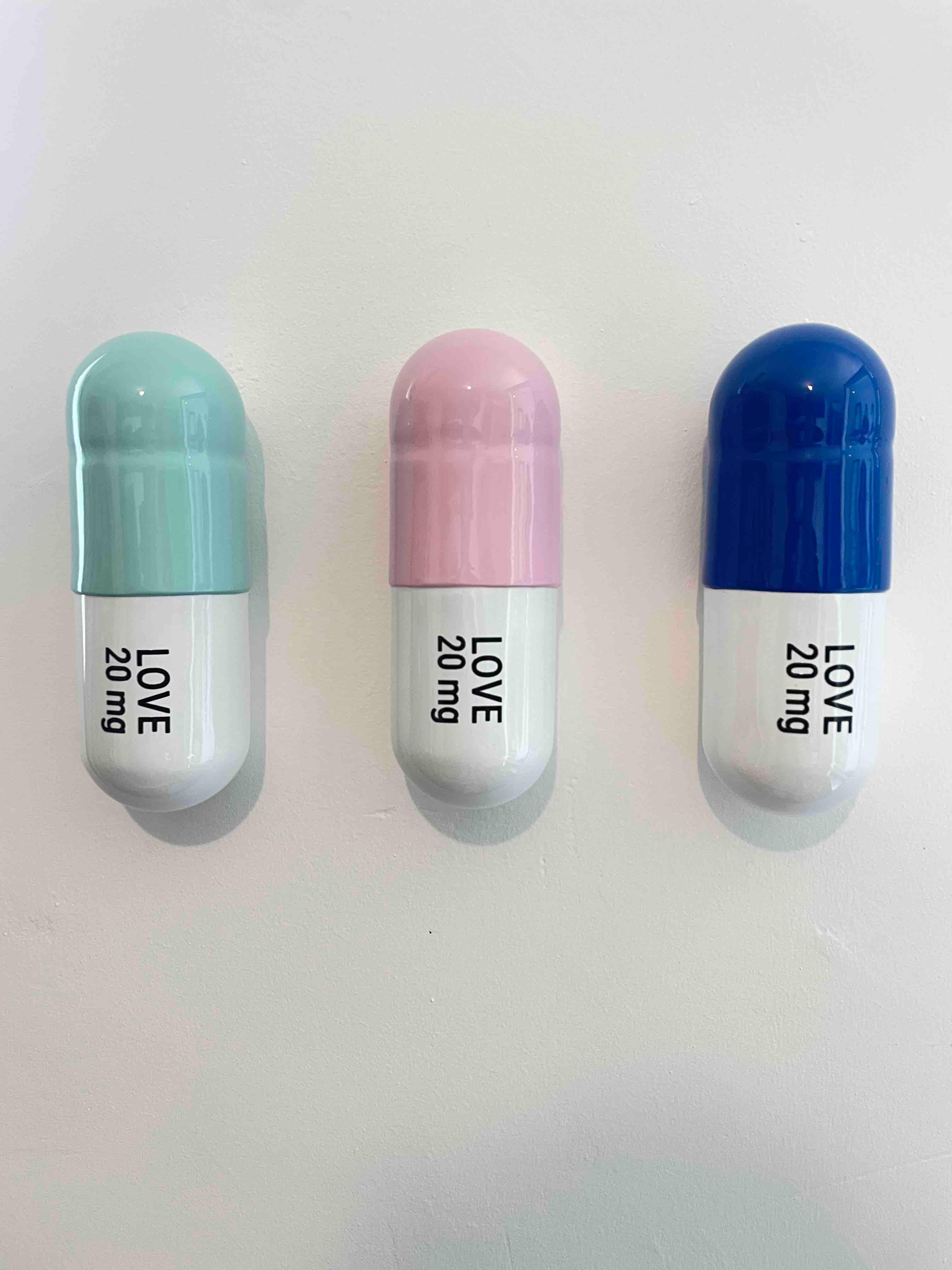 Tal Nehoray Figurative Sculpture - 20 MG Love pill Combo (mint green, blue and light pink) - figurative sculpture