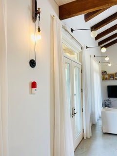 20 mg Love pill (Red and white) - figurative pop sculpture