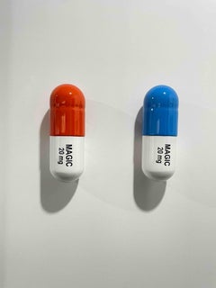 20 MG MAGIC pill Combo (orange, blue) - figurative sculpture