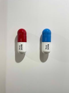 20 MG MAGIC pill Combo (Red, blue) - figurative sculpture
