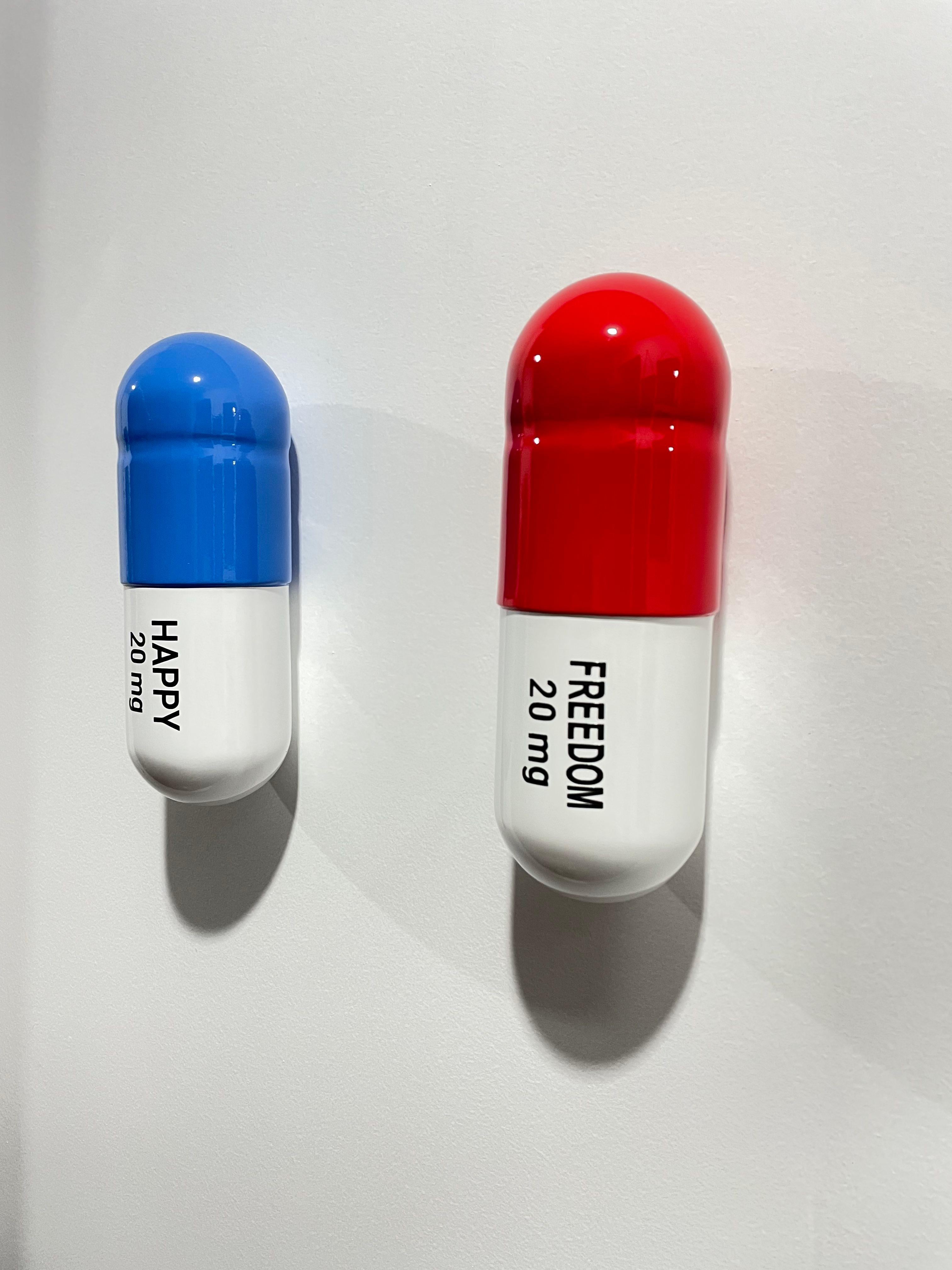 20 ML Happy freedom pill Combo (red, blue, white) - figurative sculpture - Sculpture by Tal Nehoray
