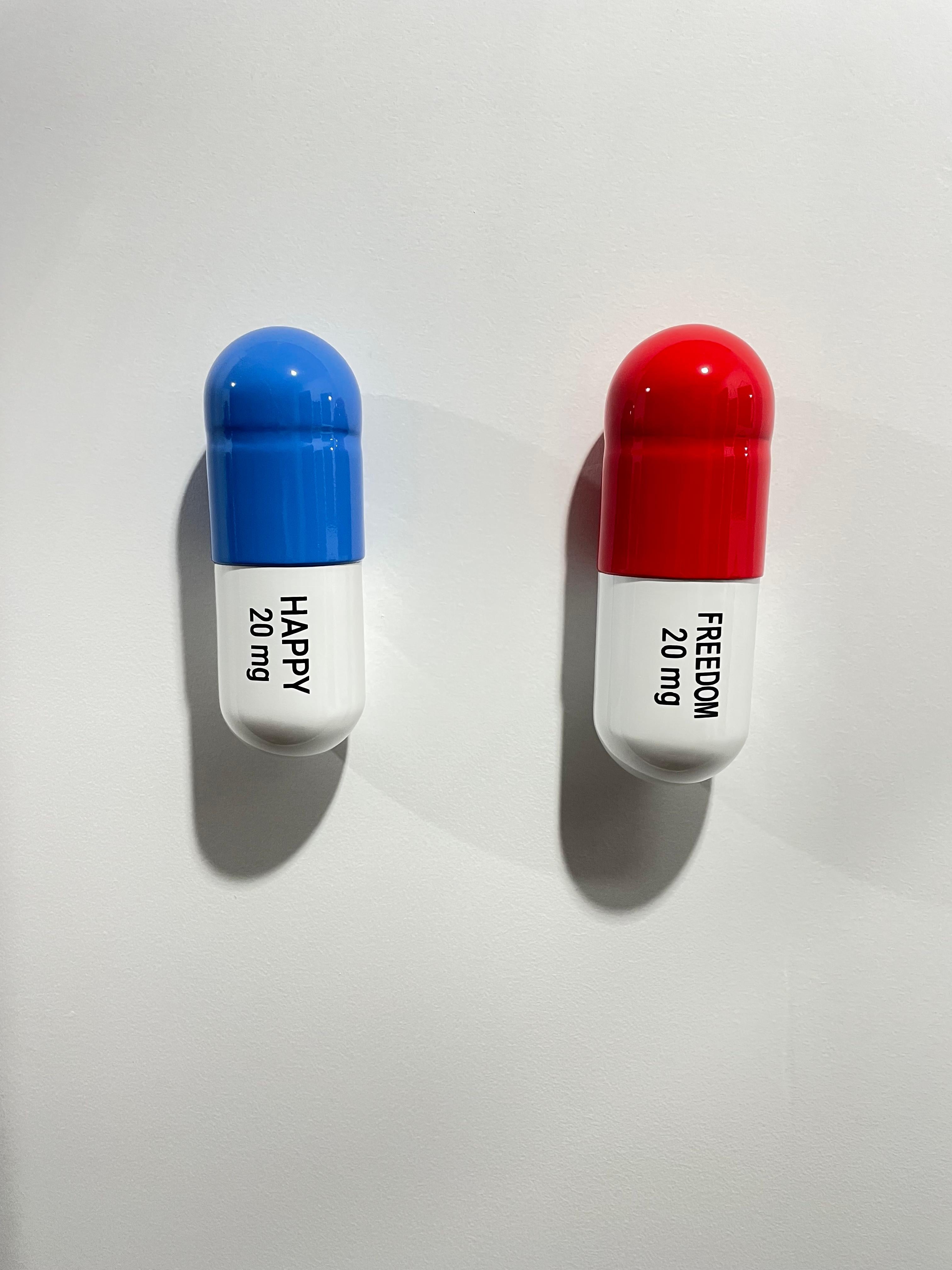 Tal Nehoray Still-Life Sculpture - 20 ML Happy freedom pill Combo (red, blue, white) - figurative sculpture