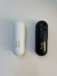 20 ML Happy Love pill Combo (black and white) - figurative sculpture