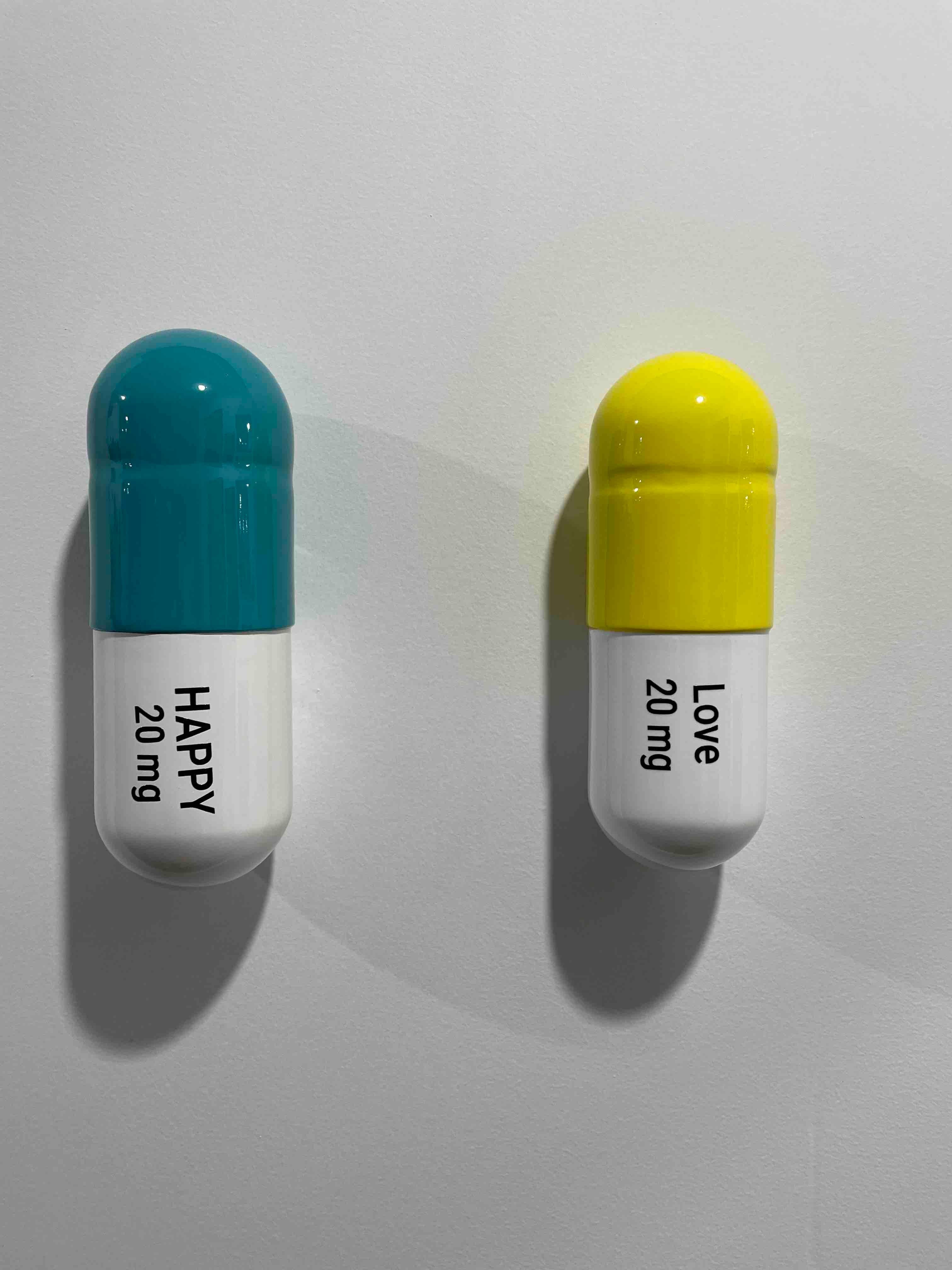 20 ML Happy Love pill Combo (yellow, turquoise, white) - figurative sculpture - Sculpture by Tal Nehoray