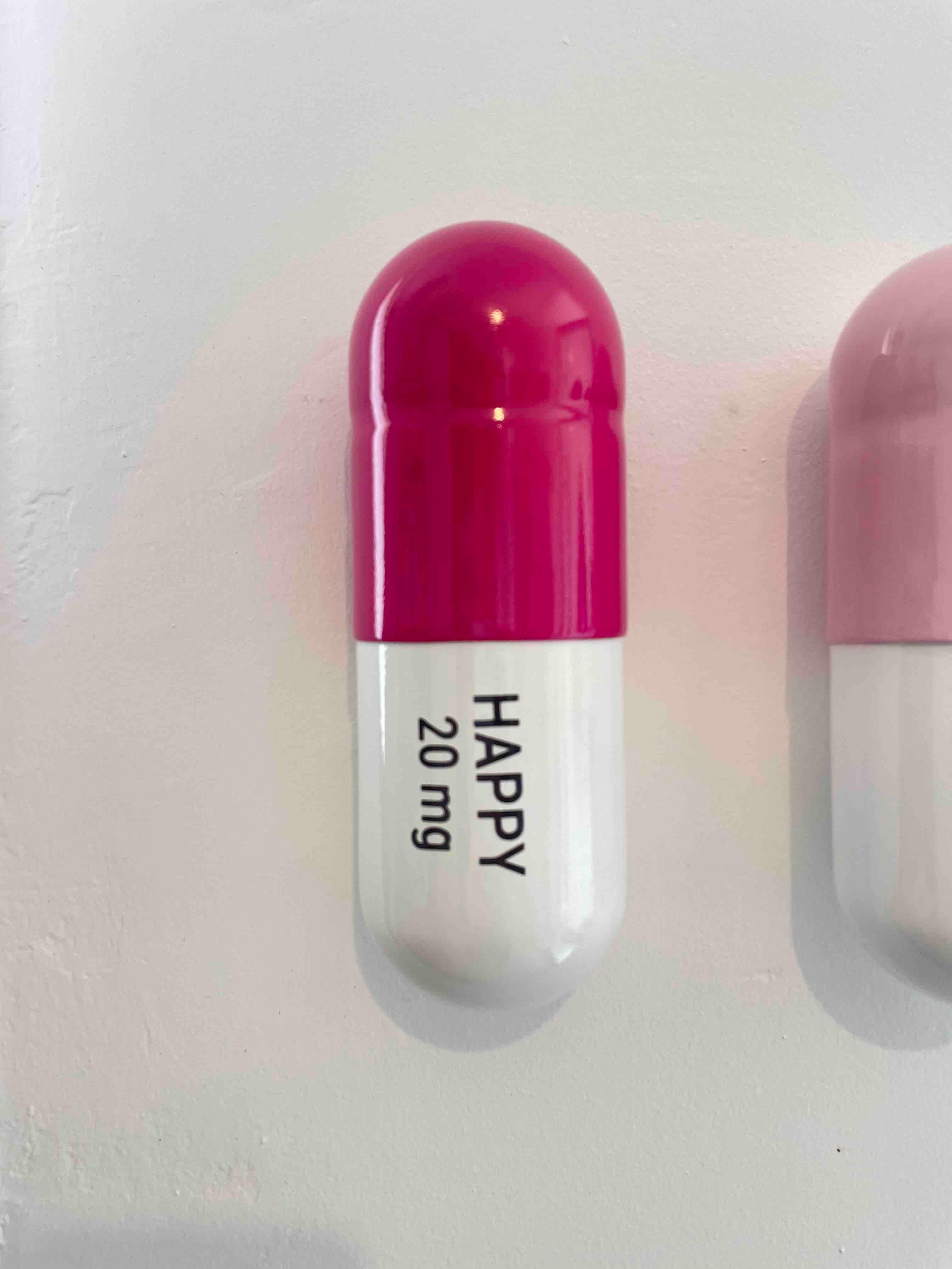 20 MG Happy pill Combo (turquoise, light pink and pink) - figurative sculpture - Pop Art Sculpture by Tal Nehoray