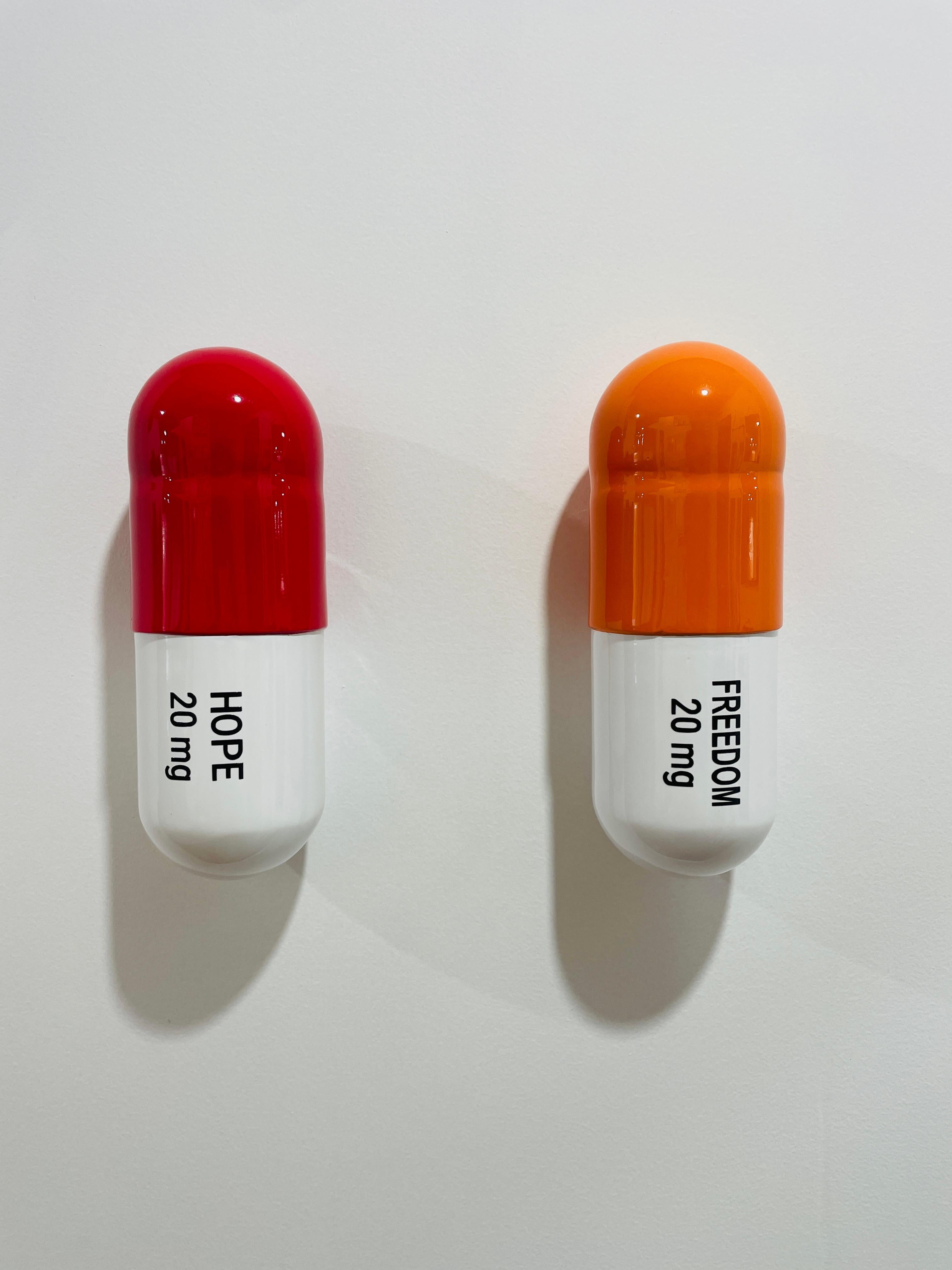 20 MG Hope Freedom pill Combo (red, orange, white) - figurative sculpture - Sculpture by Tal Nehoray