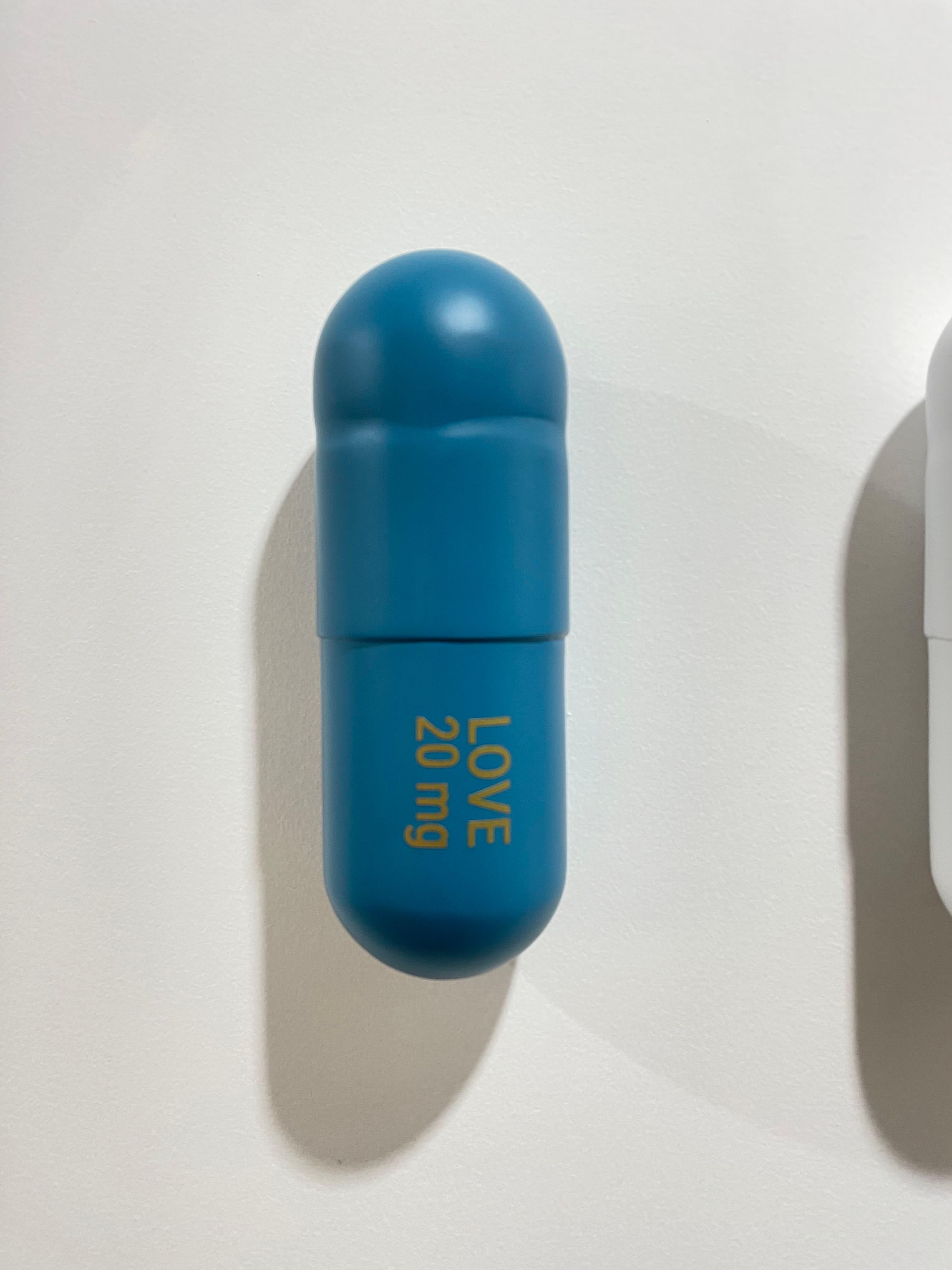 20 MG Love Hope matte pill Combo (turquoise, white) - figurative sculpture - Sculpture by Tal Nehoray