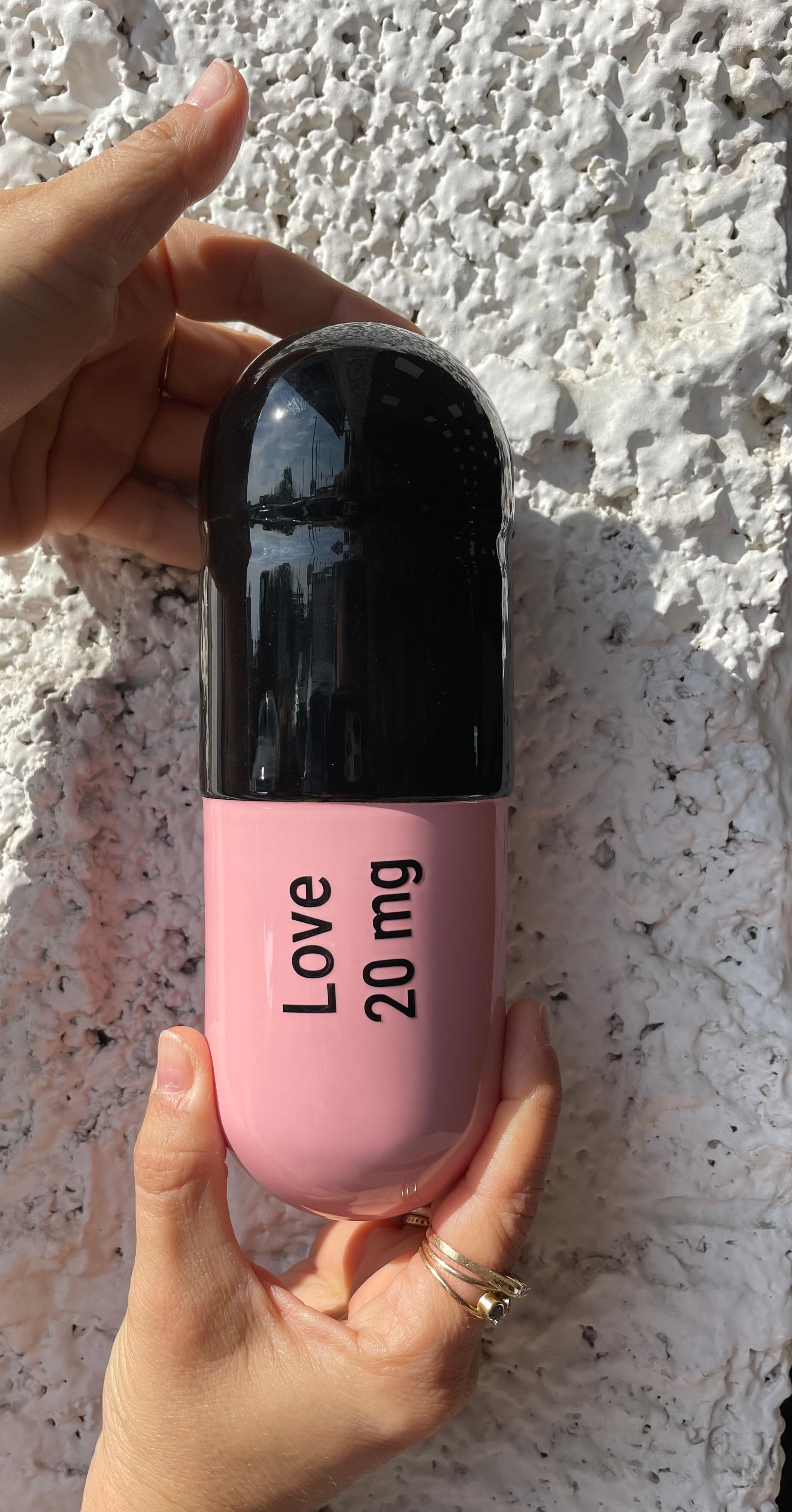 20 ml Love pill (black and pink) - figurative pop sculpture 1
