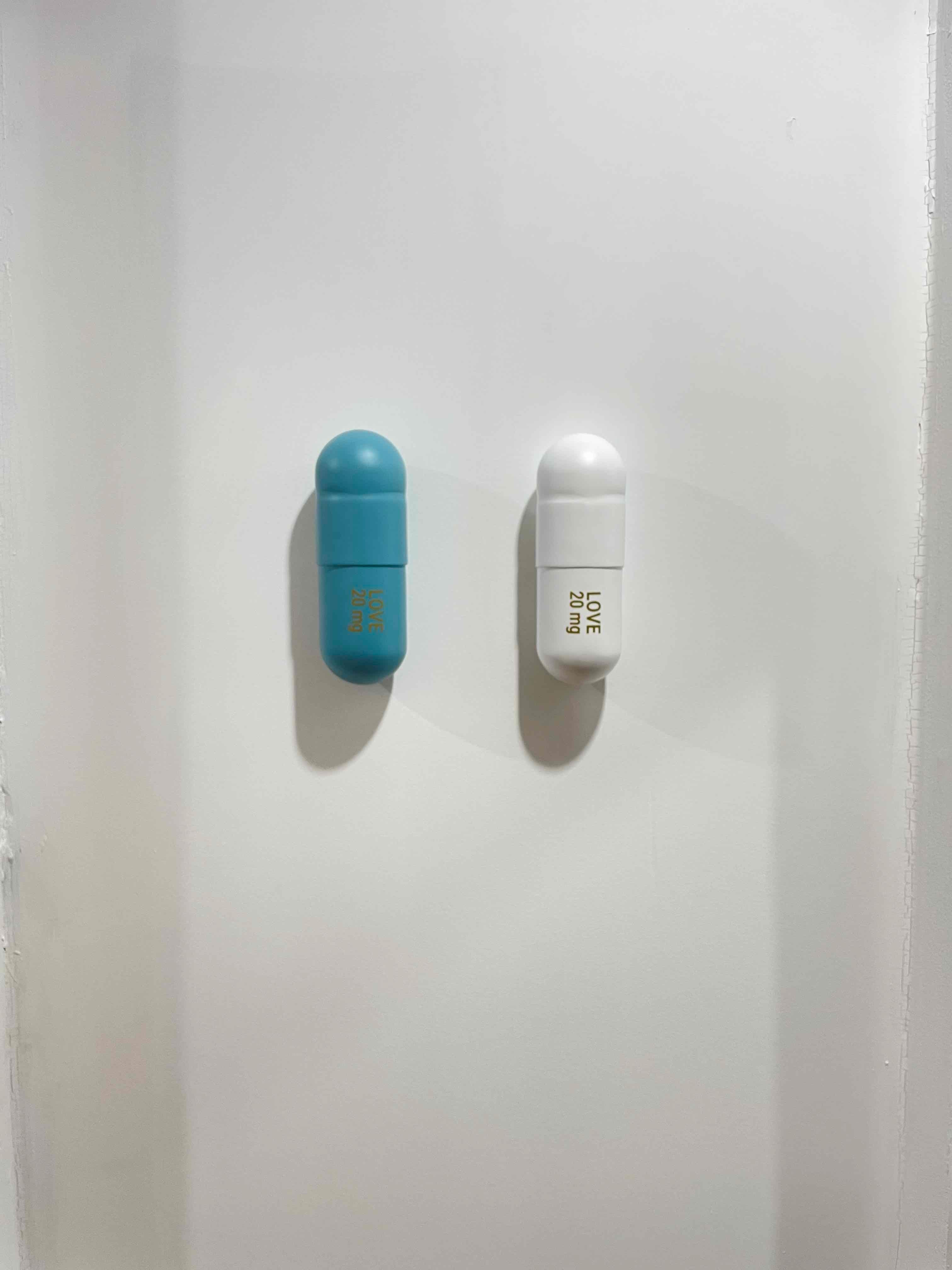 20 ML Love pill Combo (matte turquoise and white) - figurative sculpture - Pop Art Sculpture by Tal Nehoray