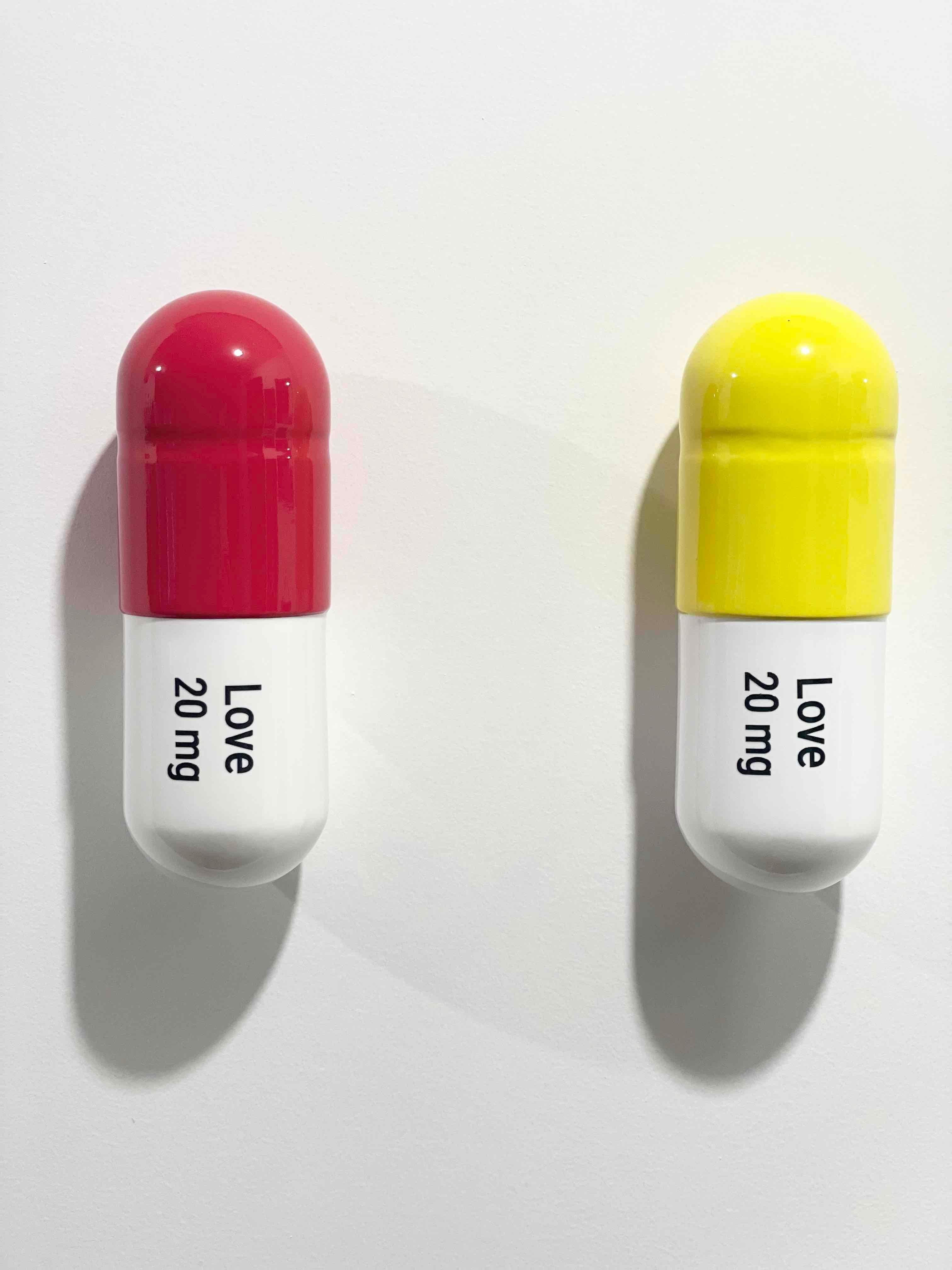 20 ML Love pill Combo rouge, jaune et blanc - sculpture figurative