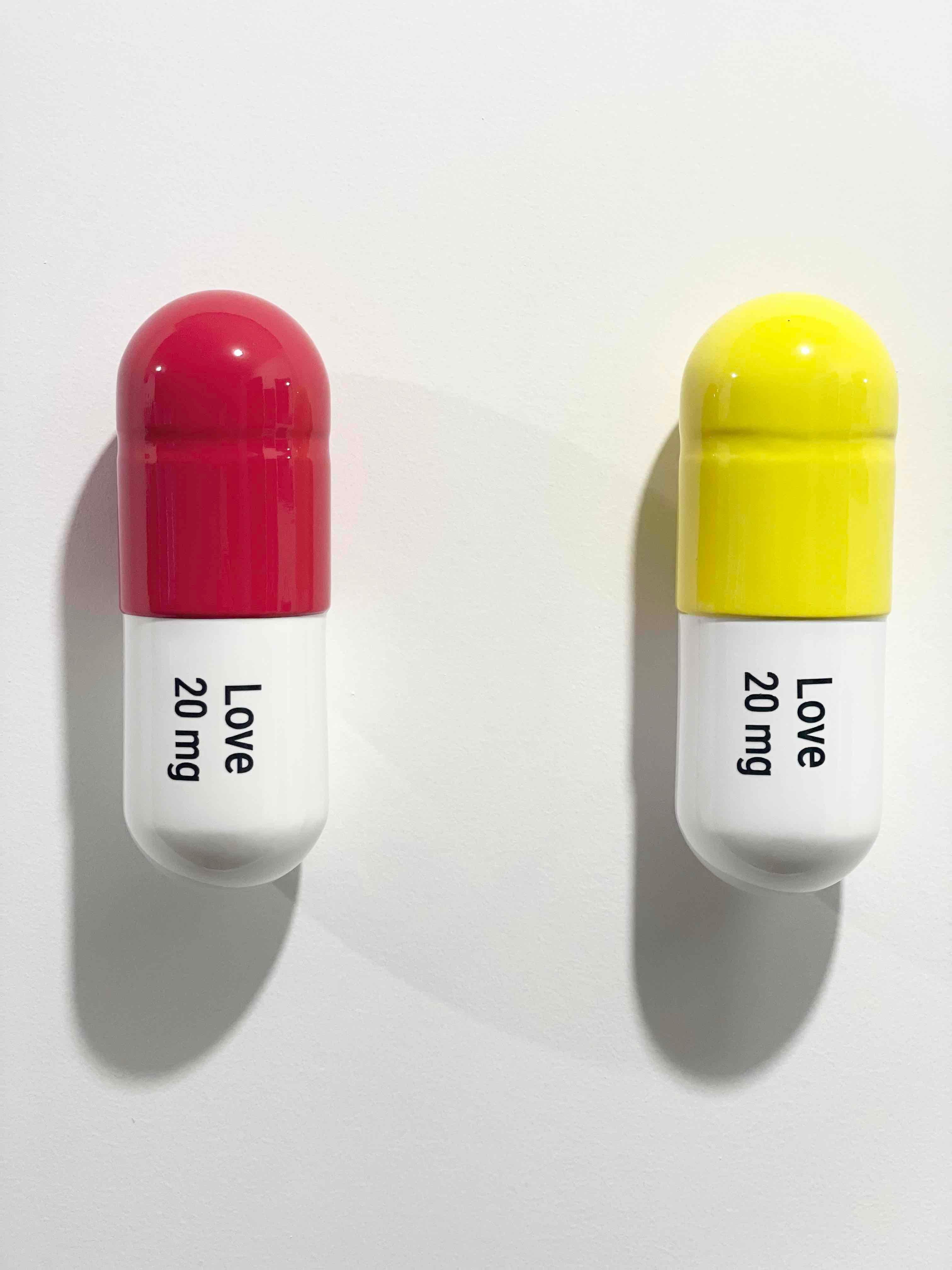 Figurative Sculpture de Tal Nehoray - 20 ML Combo Píldora de Amor (Rojo, Amarillo y Blanco) - escultura figurativa