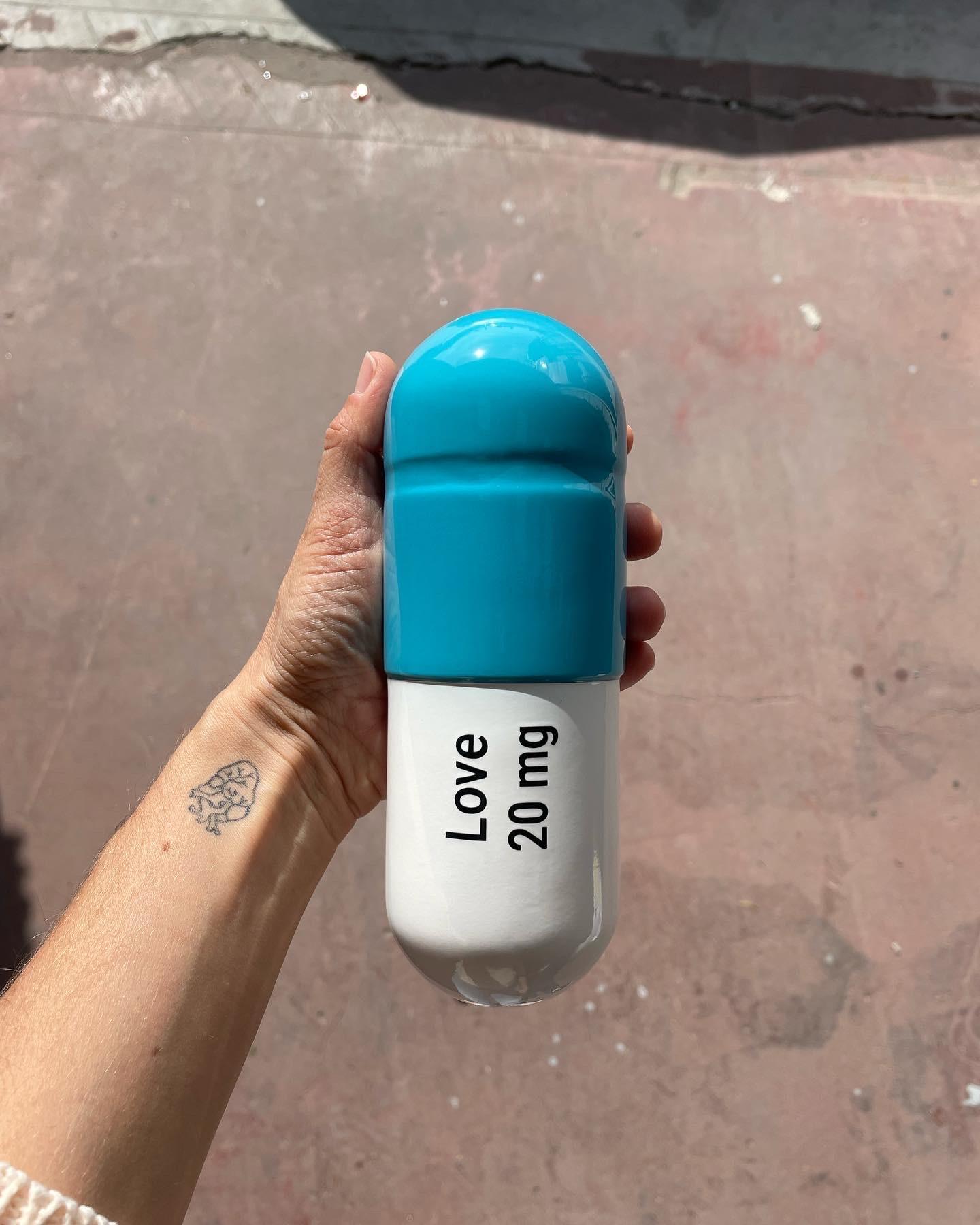 20 mg Love pill (turquoise and white) - figurative pop sculpture - Sculpture by Tal Nehoray