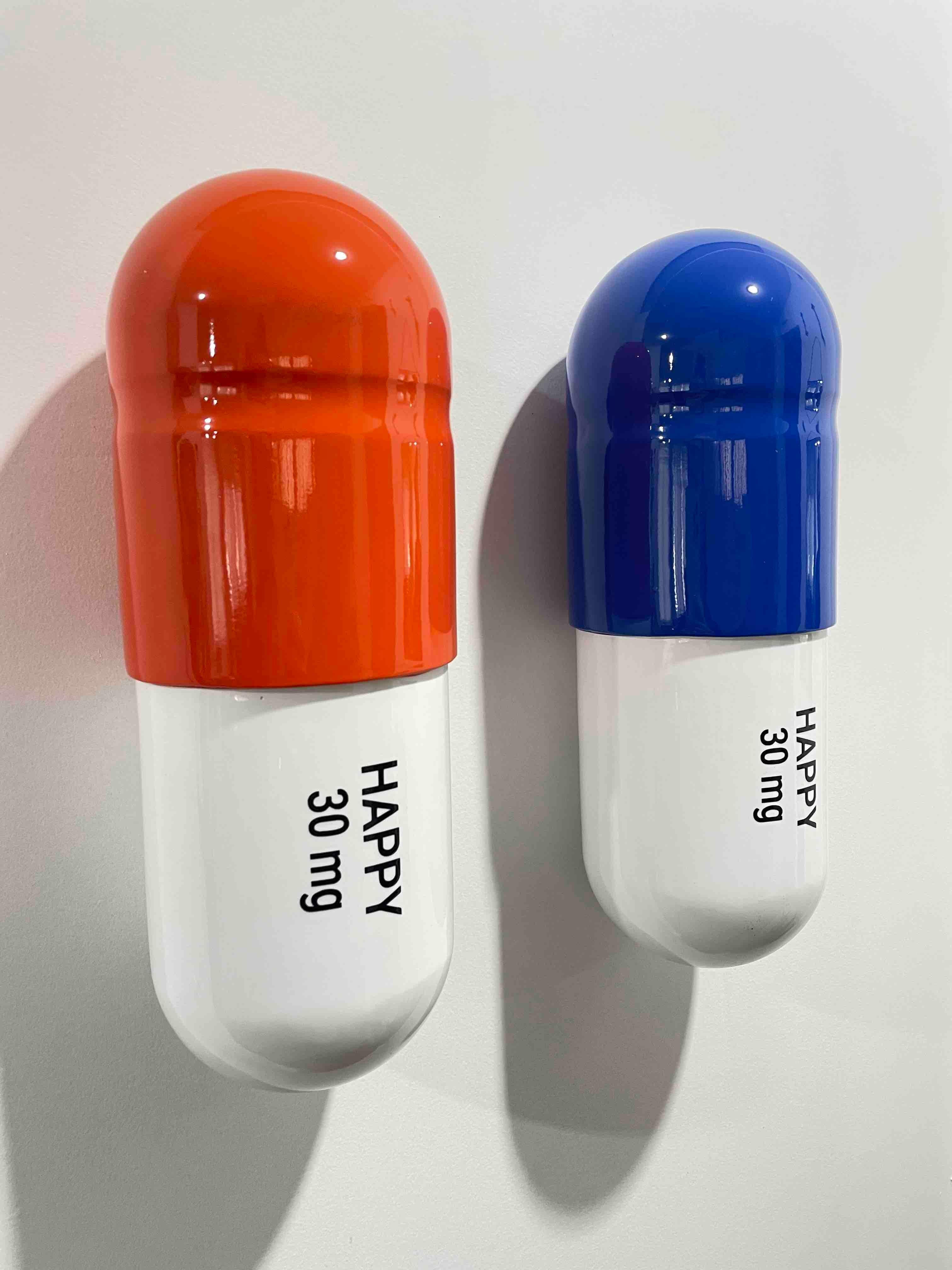 30 MG Happy pill Combo (blue, orange, white) - figurative sculpture - Pop Art Sculpture by Tal Nehoray
