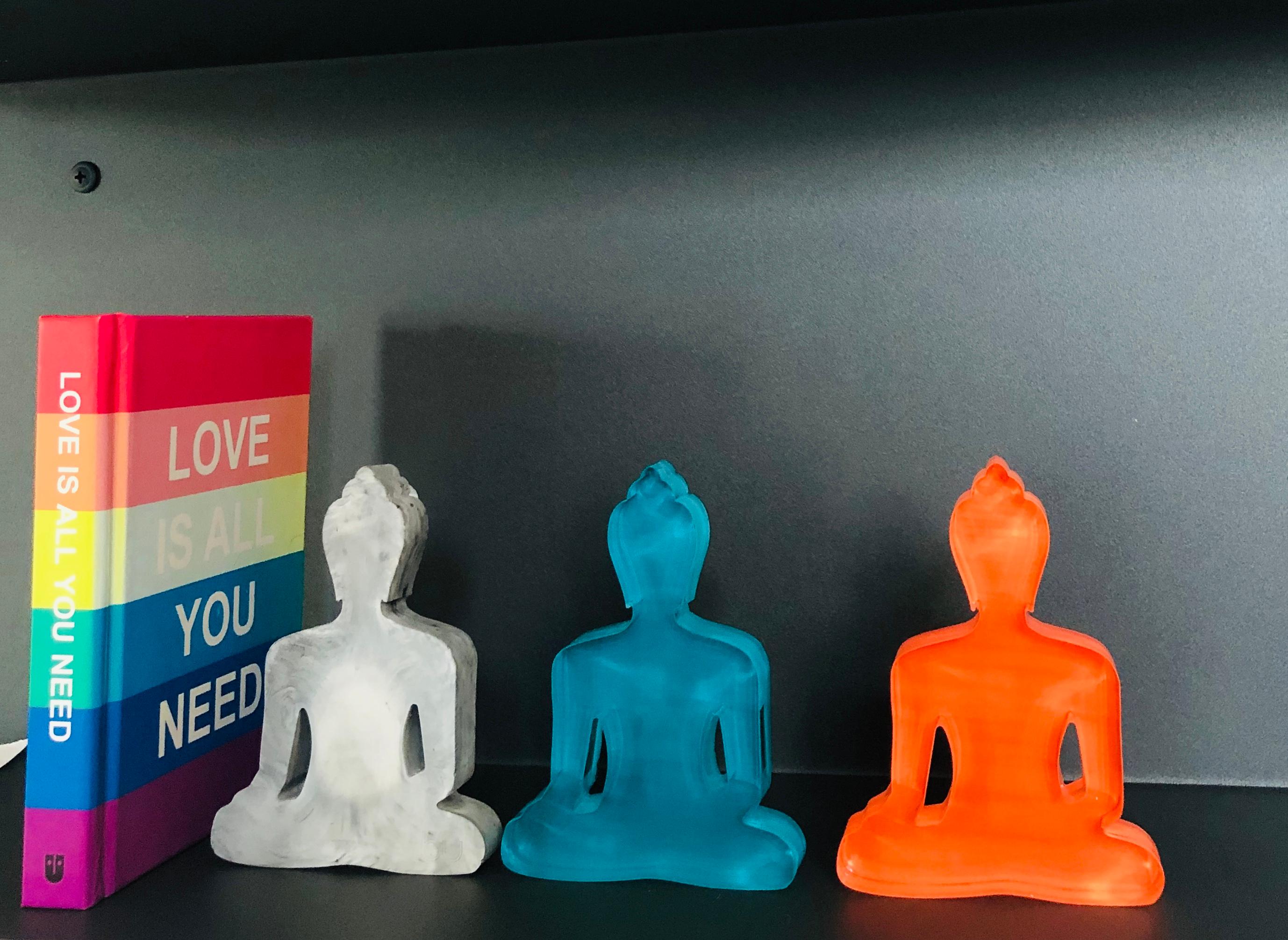Buddha statues set of 3, hand painted plexiglass - Concrete, Turquoise, Orange - Sculpture by Tal Nehoray