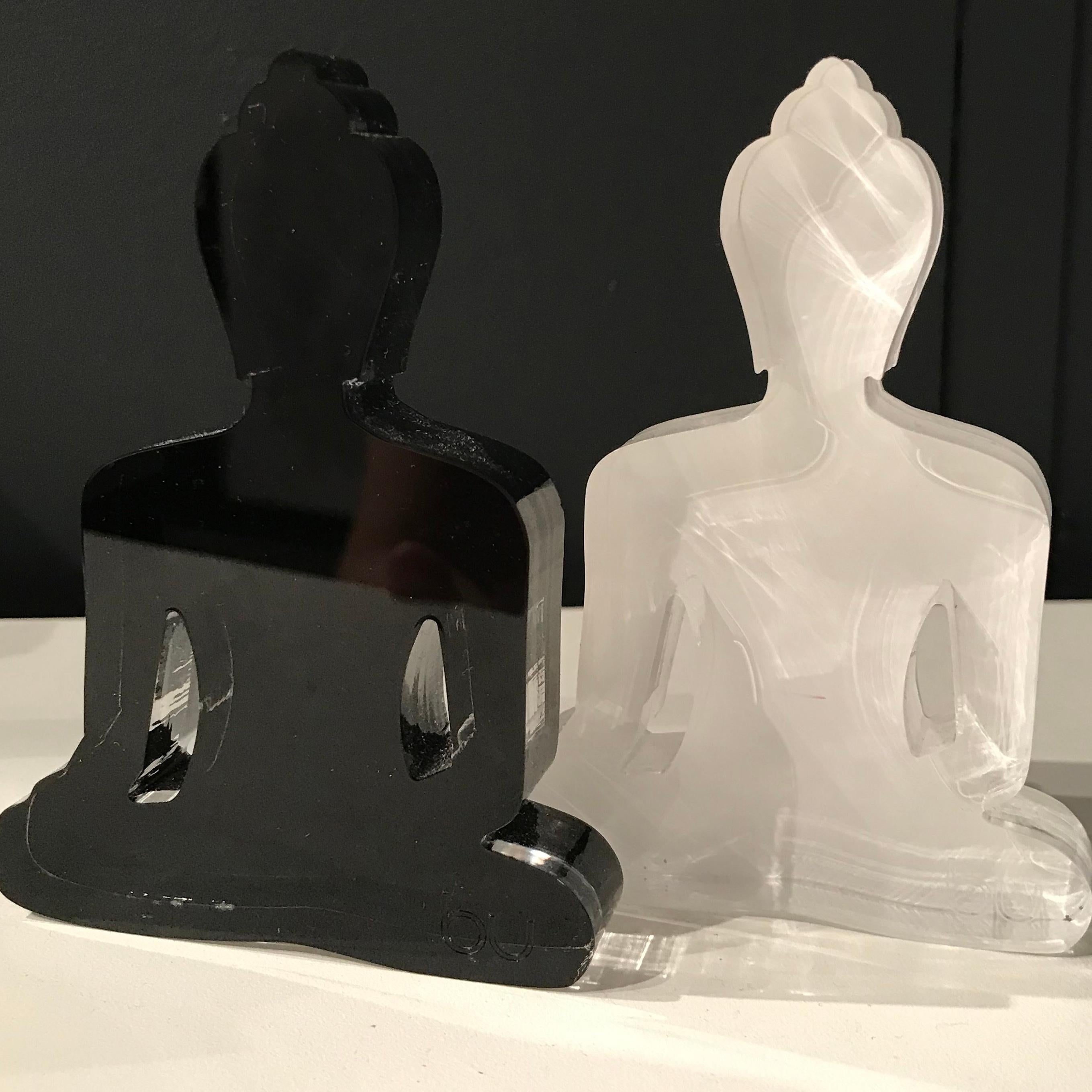 The Buddha Duo (Black and White) (Schwarz), Figurative Sculpture, von Tal Nehoray
