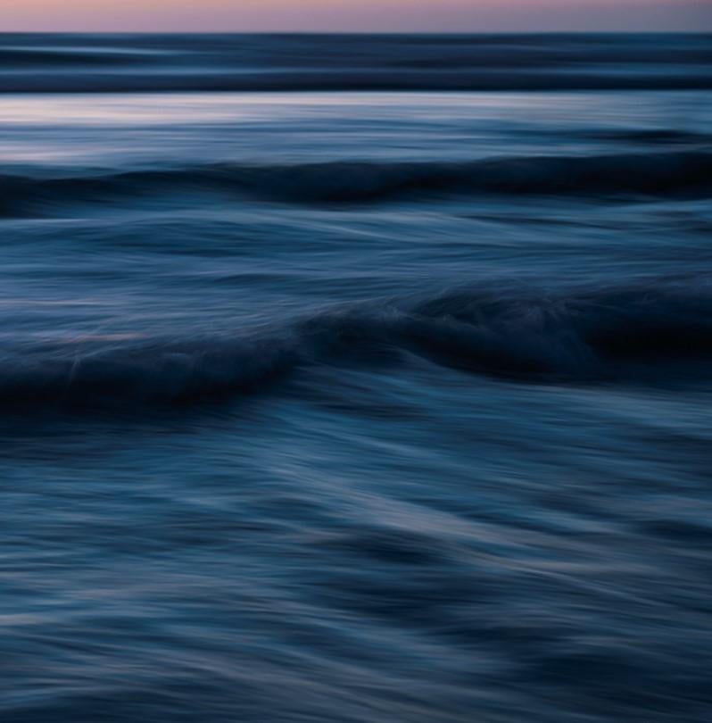 „The Uniqueness of Waves XXXV“ (2024) von Tal Paz-Fridman, Druck, 30 x 20 in im Angebot 3