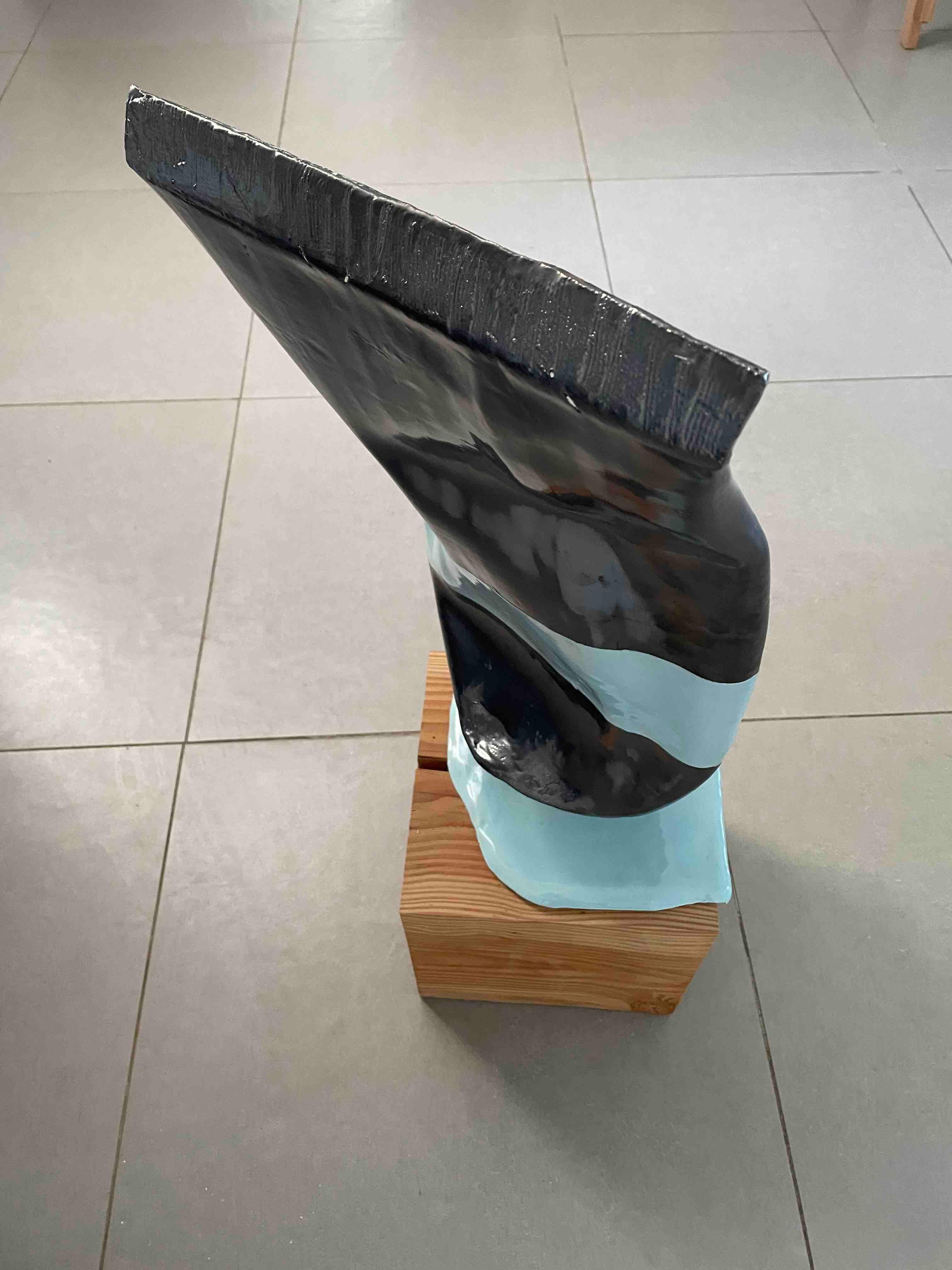 Paint tube  - standing sculpture - Contemporary Sculpture by Tal Sharvit