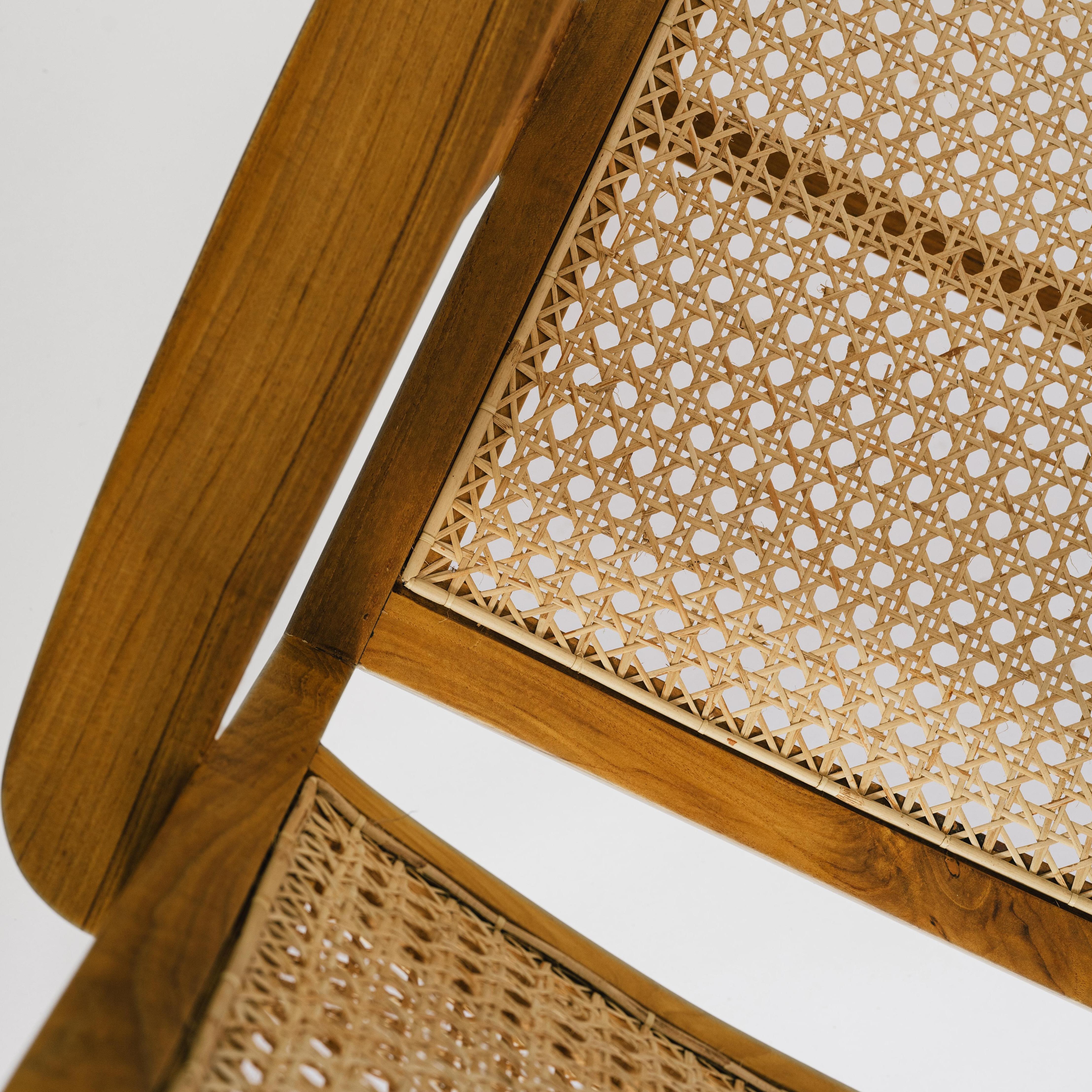 Teak Poltrona Talalla - design moderno di metà secolo, teak massiccio e rattan in vendita