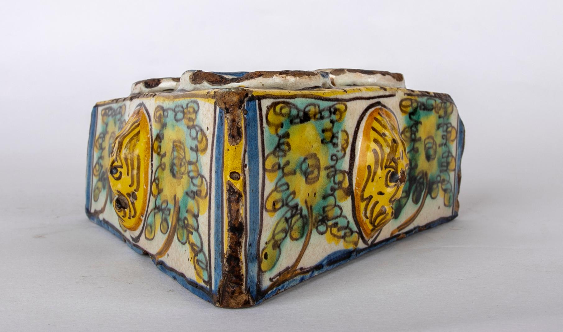 Talavera Glasiertes Keramik-Tintenfass in seinen charakteristischen Farbtönen im Angebot 8