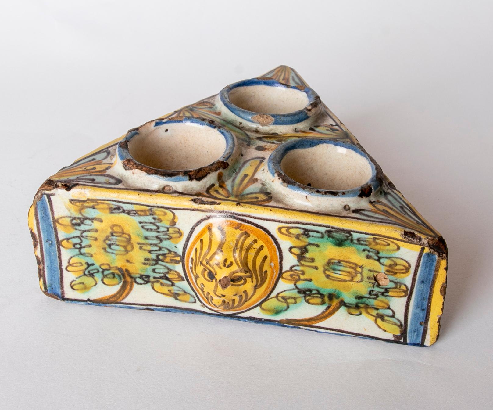 Talavera Glazed Ceramic Inkwell in its characteristic tones In Good Condition For Sale In Marbella, ES