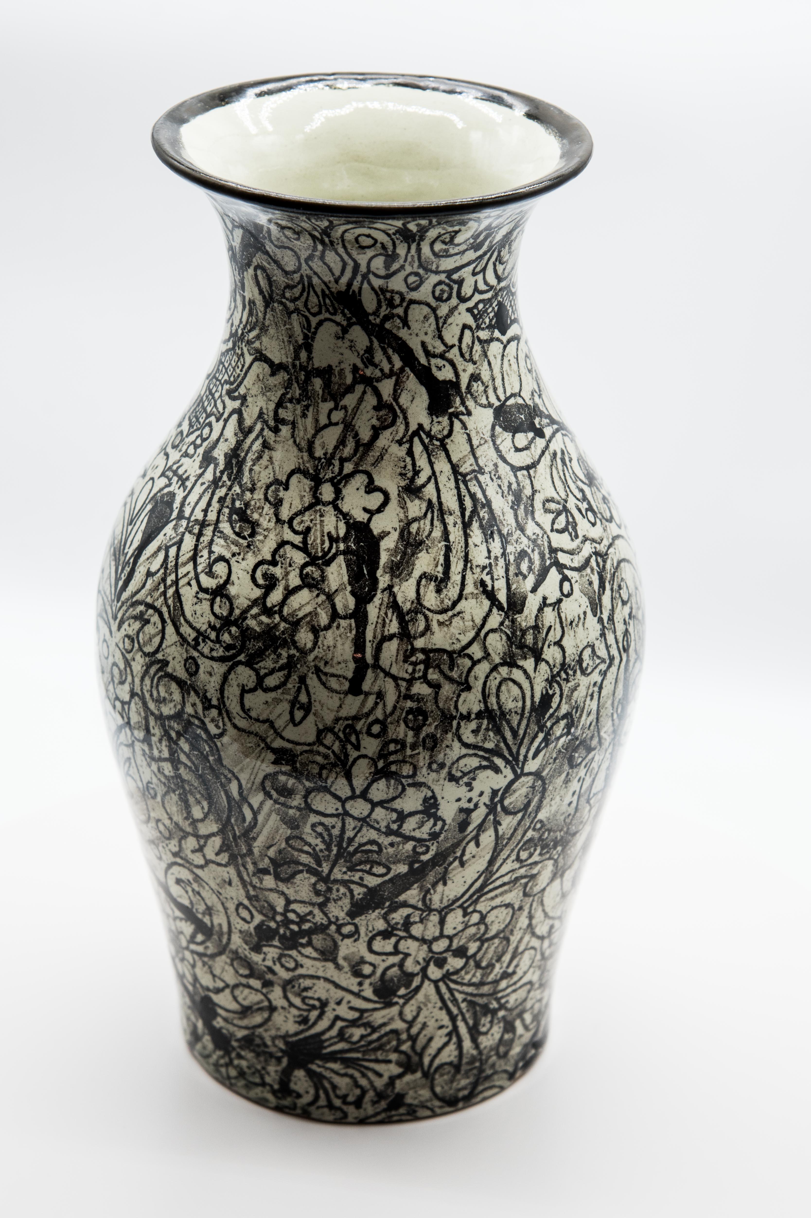 Céramique Talavera Jar Decorative Vase Folk Art Vessel Mexican Ceramic Black White Modern en vente