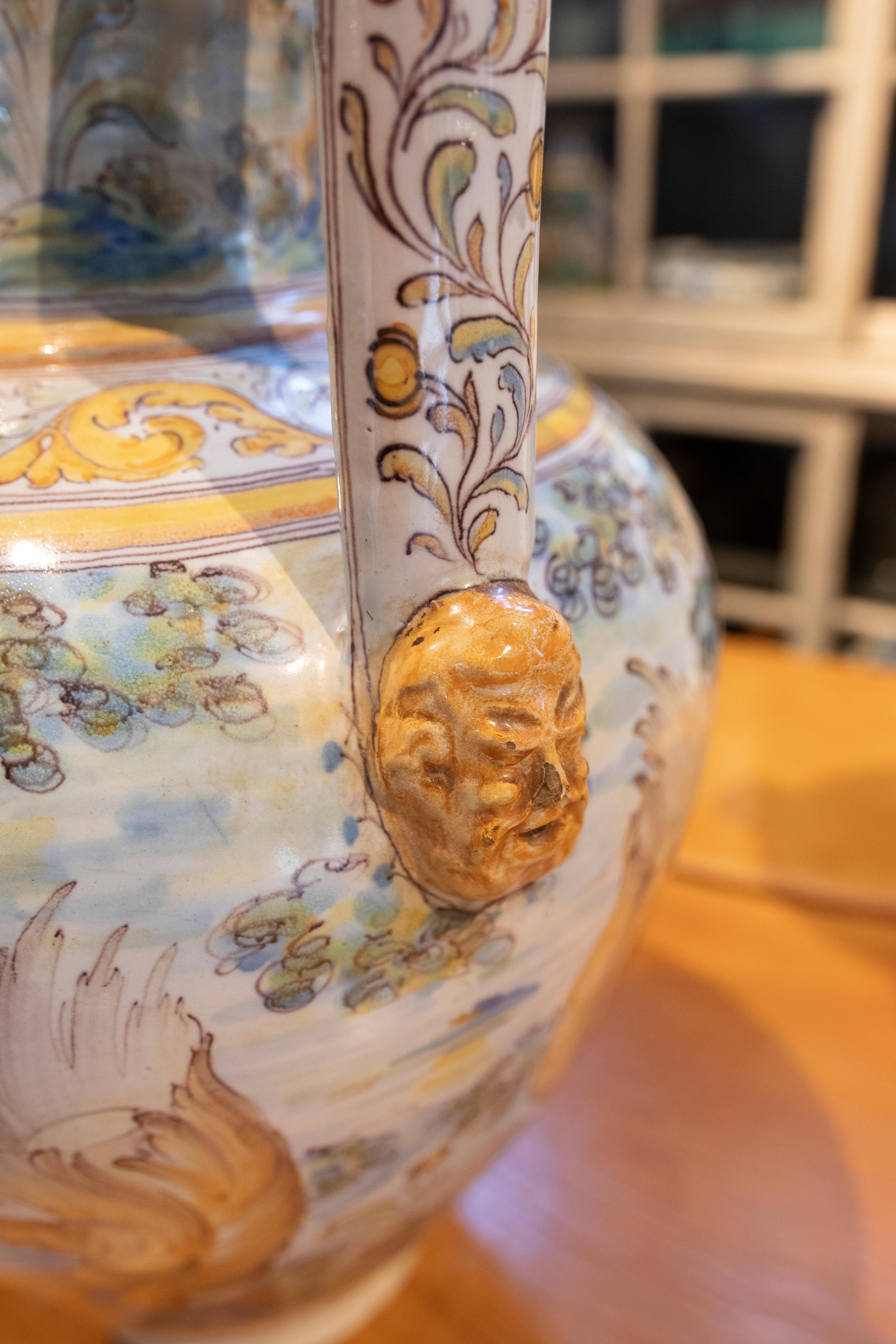 Talavera-Vase mit handbemalten, glasierten Henkeln im Angebot 4